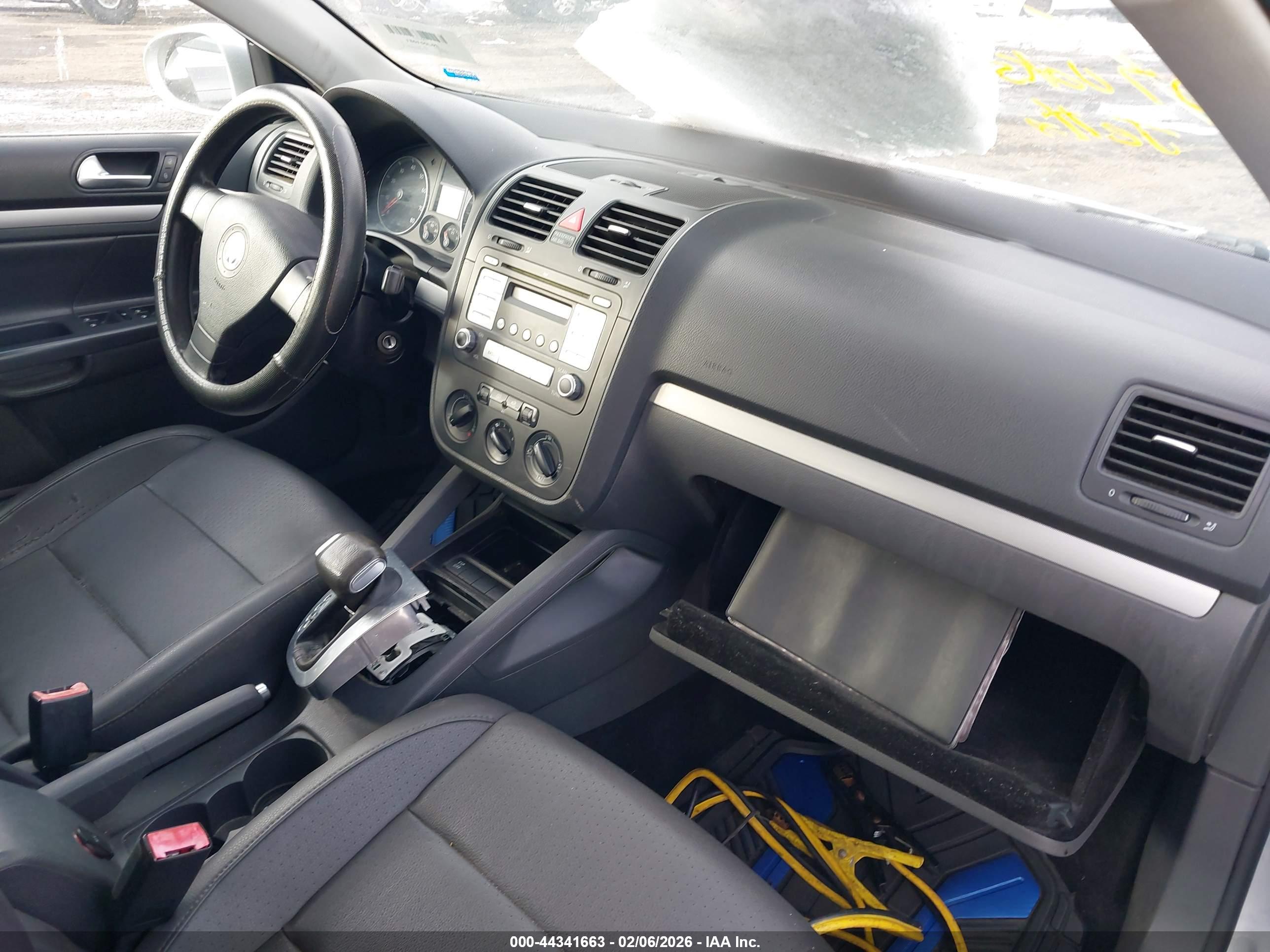 VOLKSWAGEN JETTA image 5