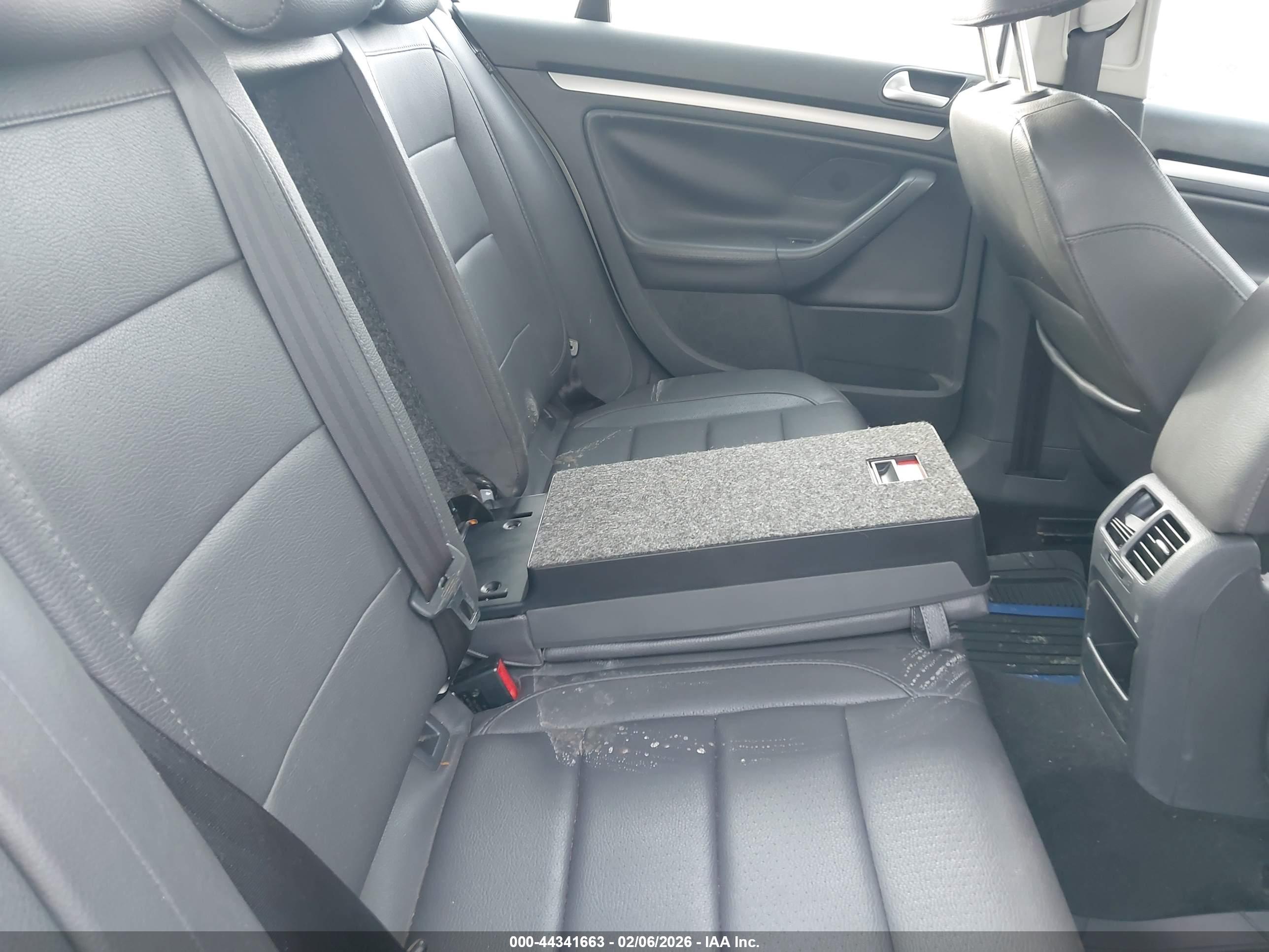 VOLKSWAGEN JETTA image 8