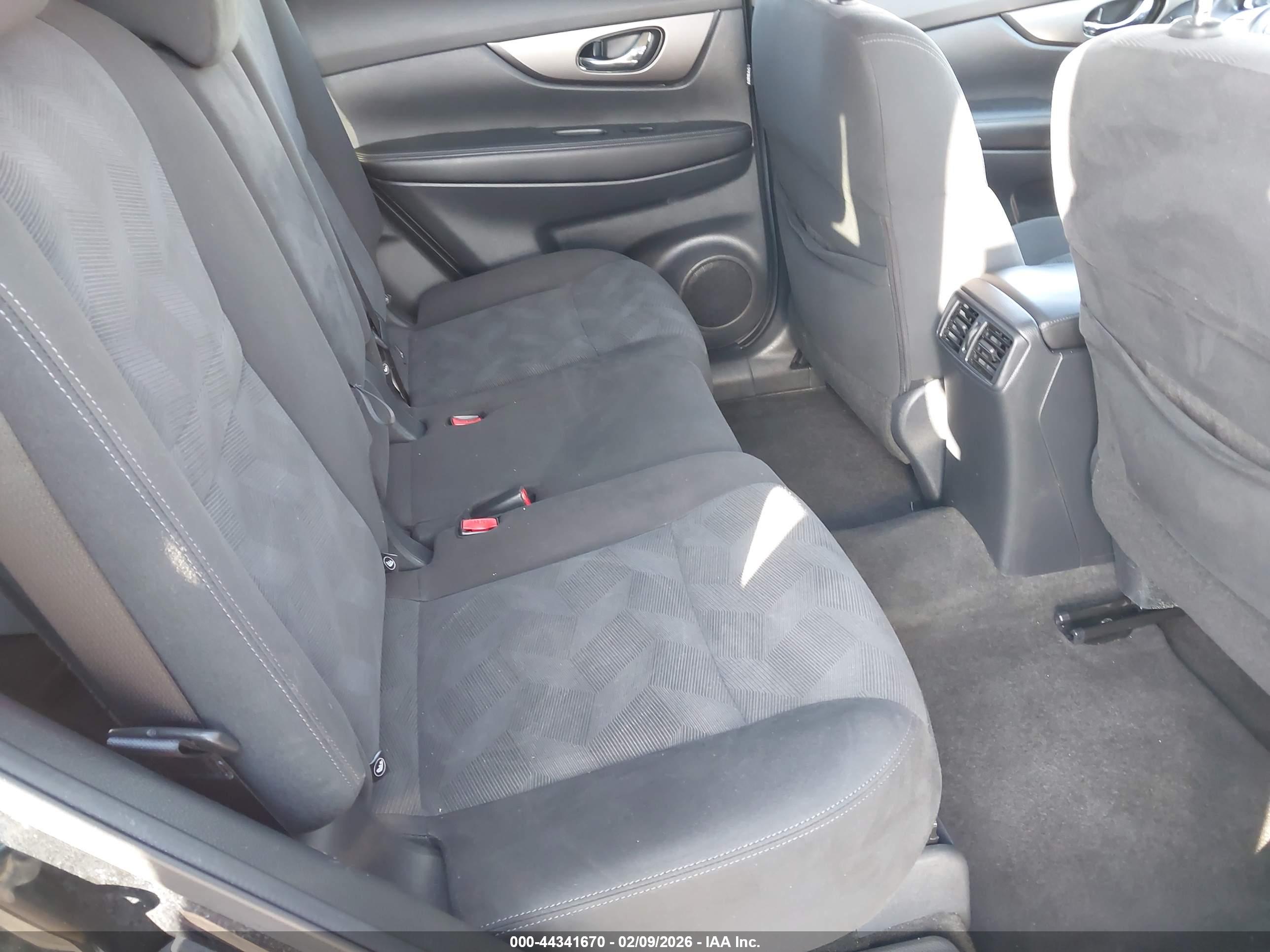 NISSAN ROGUE image 8