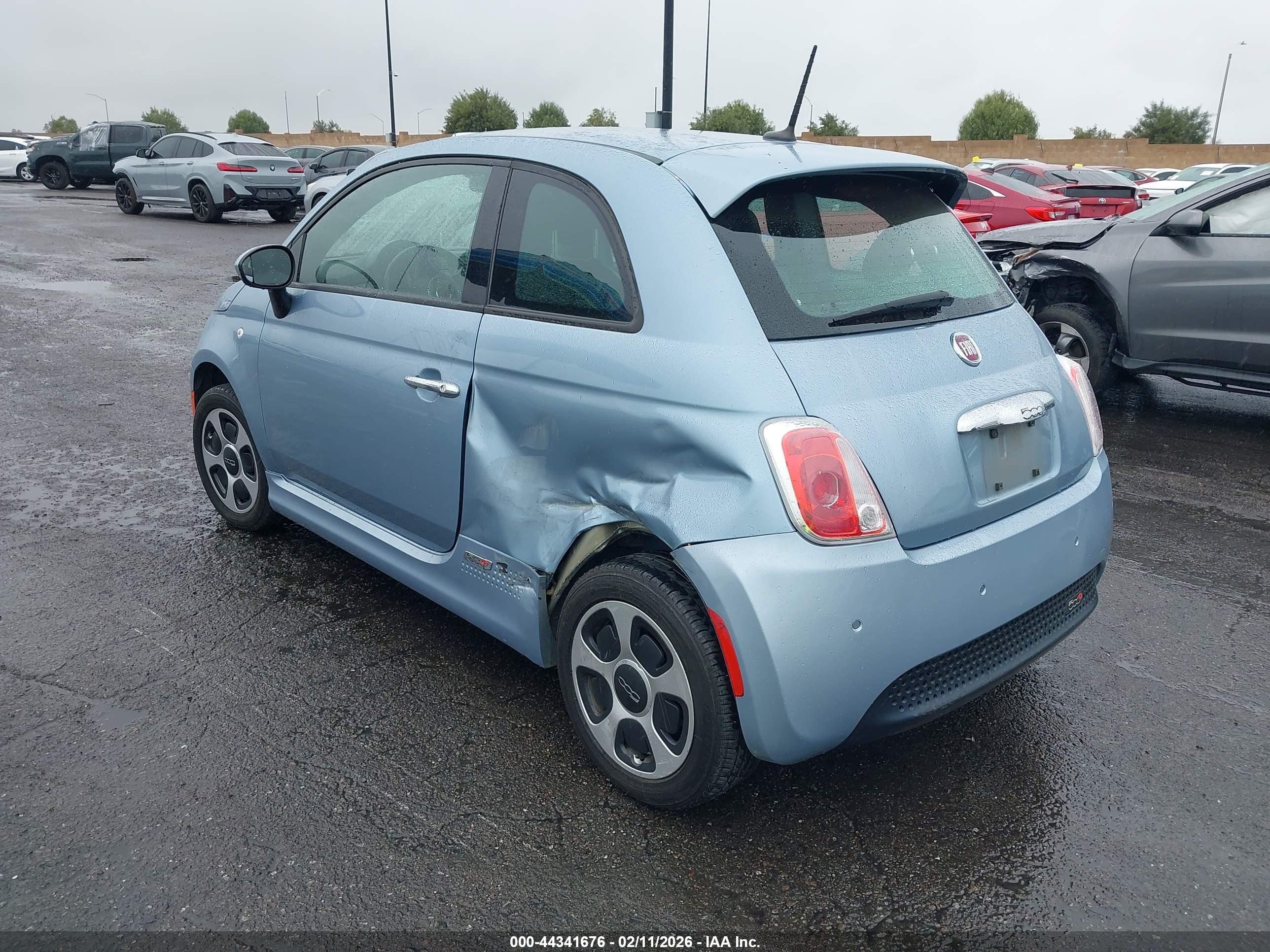 FIAT 500E image 3