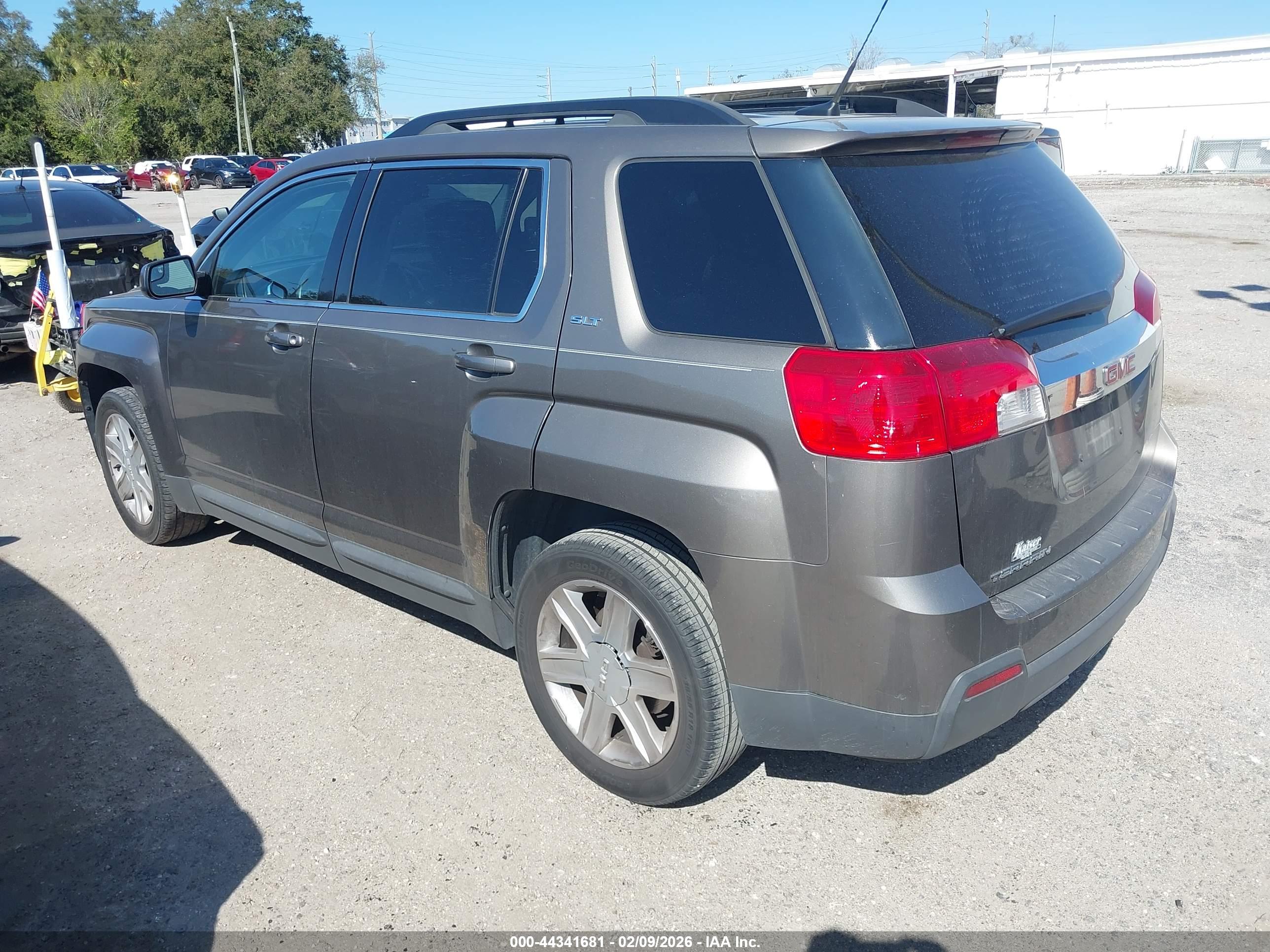 GMC TERRAIN image 3