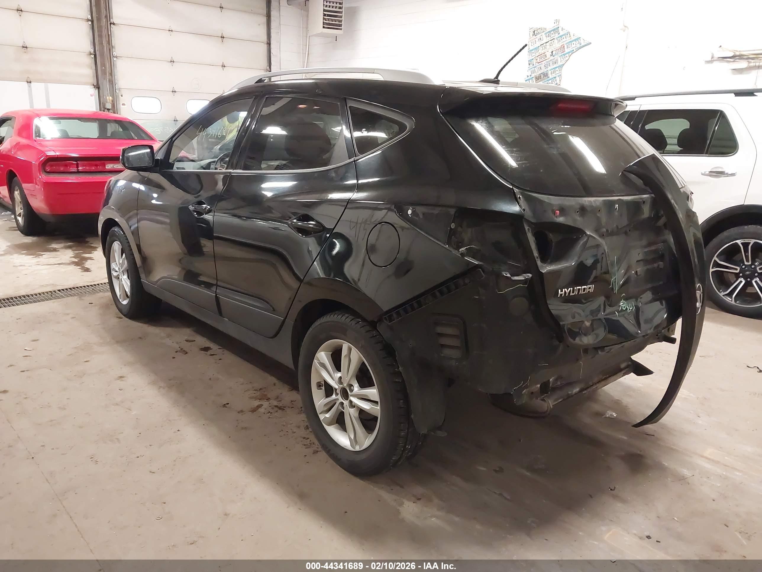 HYUNDAI TUCSON image 3