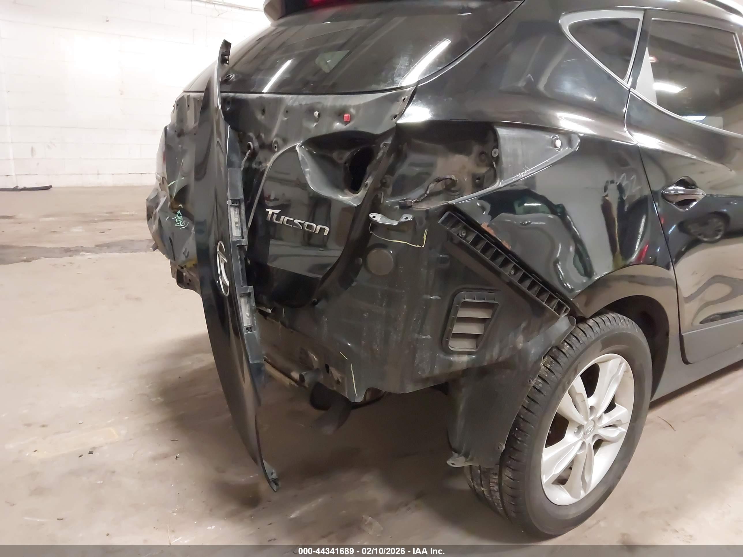HYUNDAI TUCSON image 6