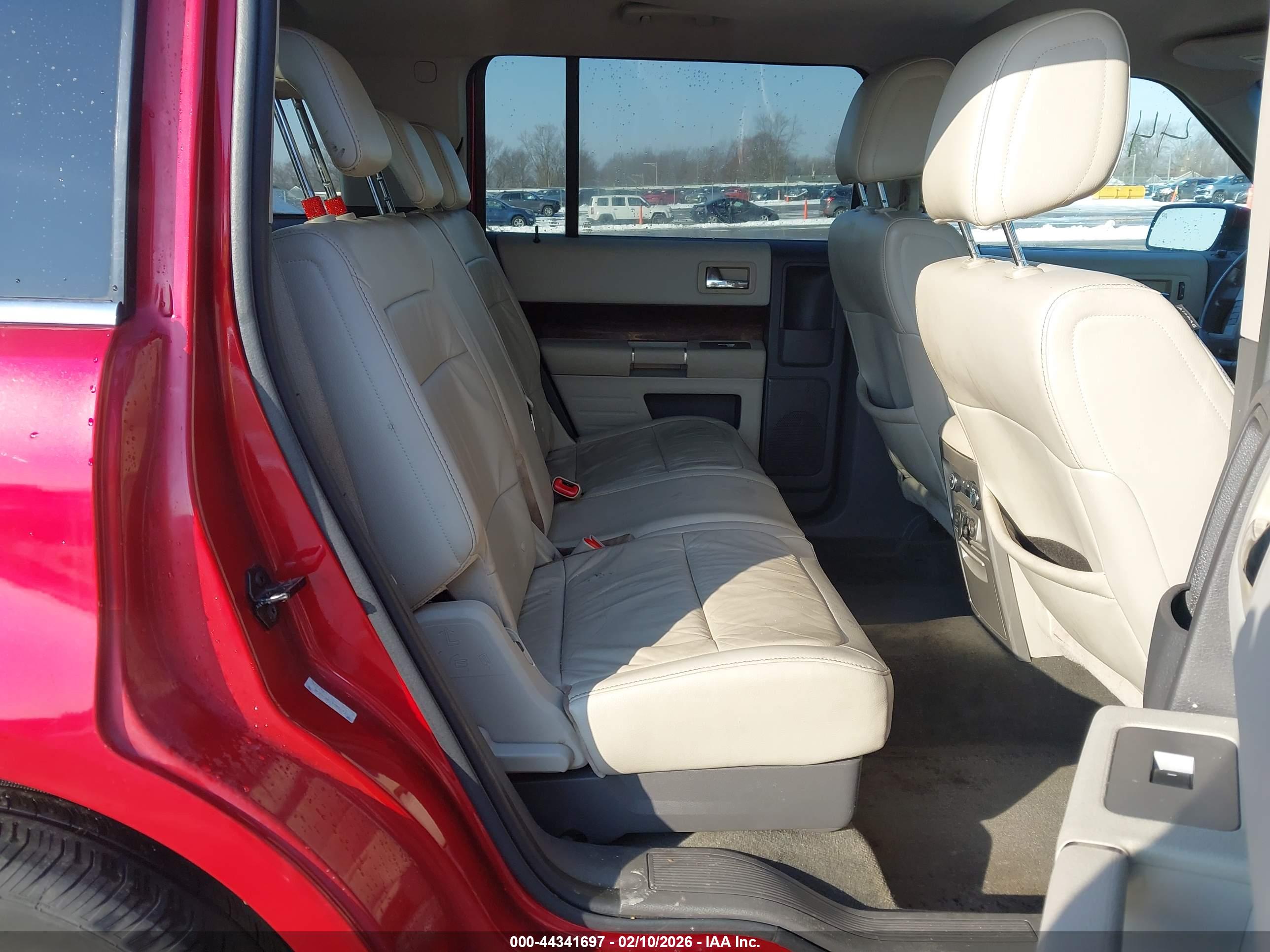 FORD FLEX image 8