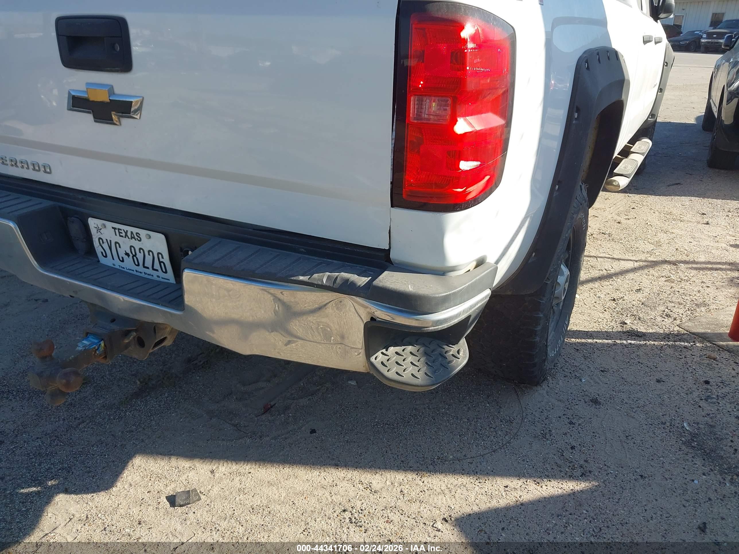 CHEVROLET SILVERADO image 6