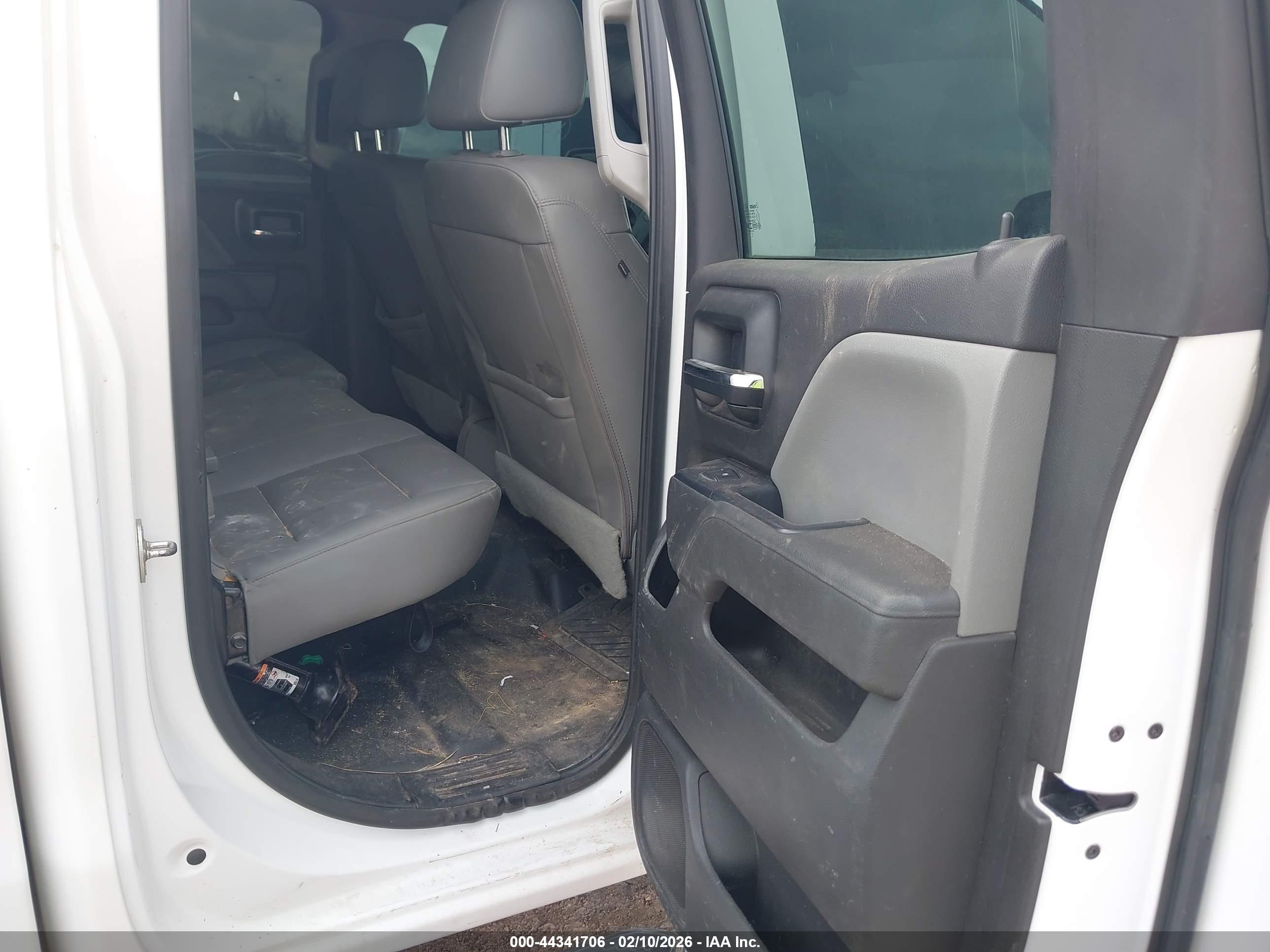 CHEVROLET SILVERADO image 8