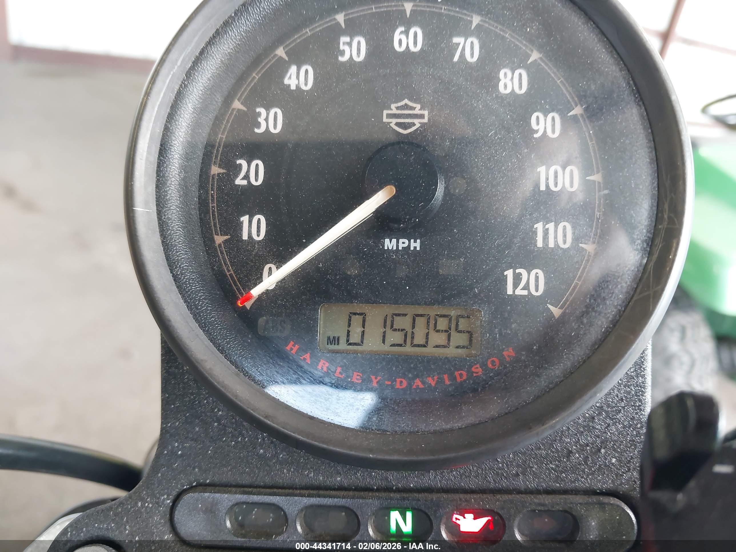 HARLEY-DAVIDSON XL883 image 7
