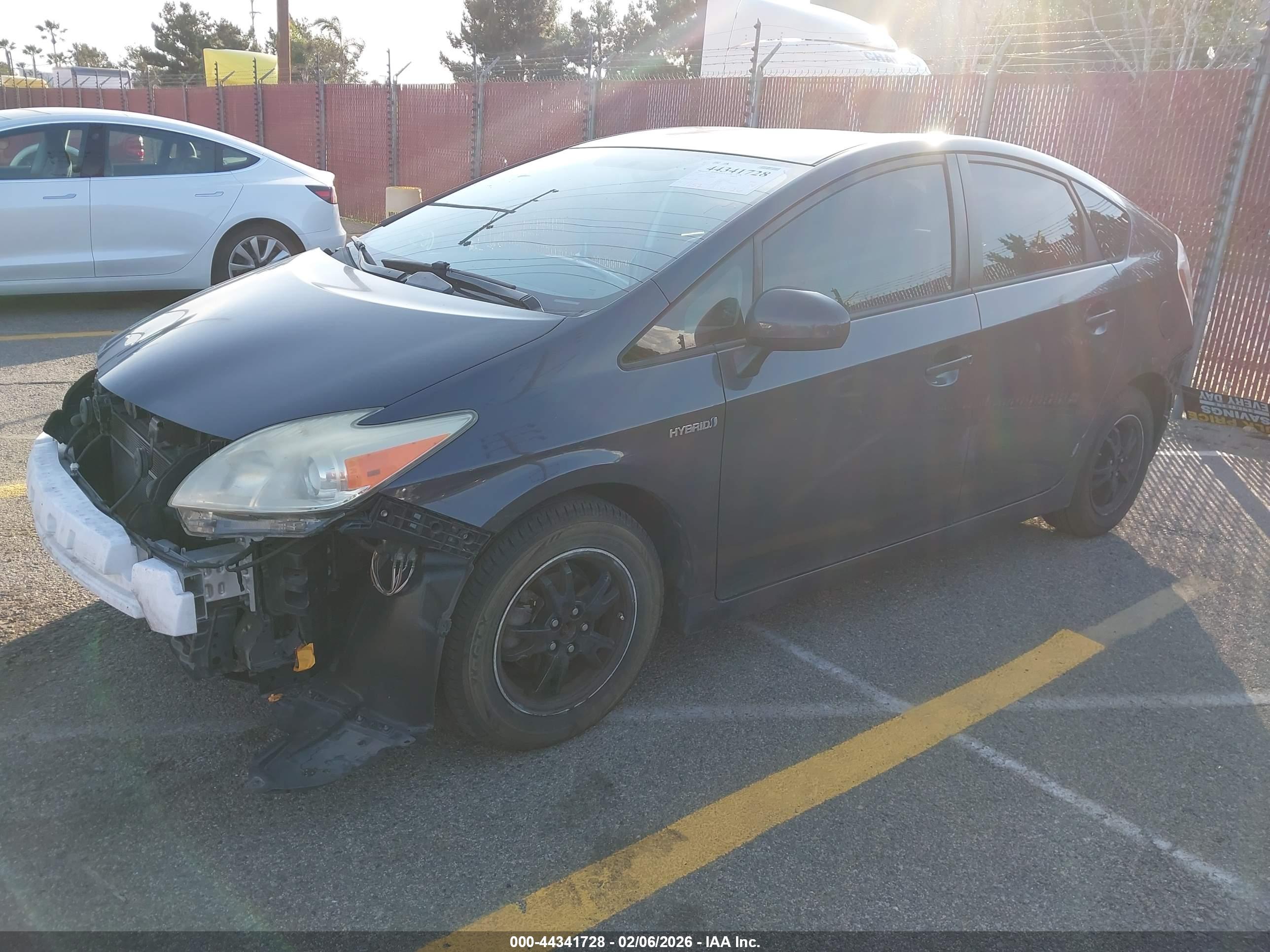 TOYOTA PRIUS image 2