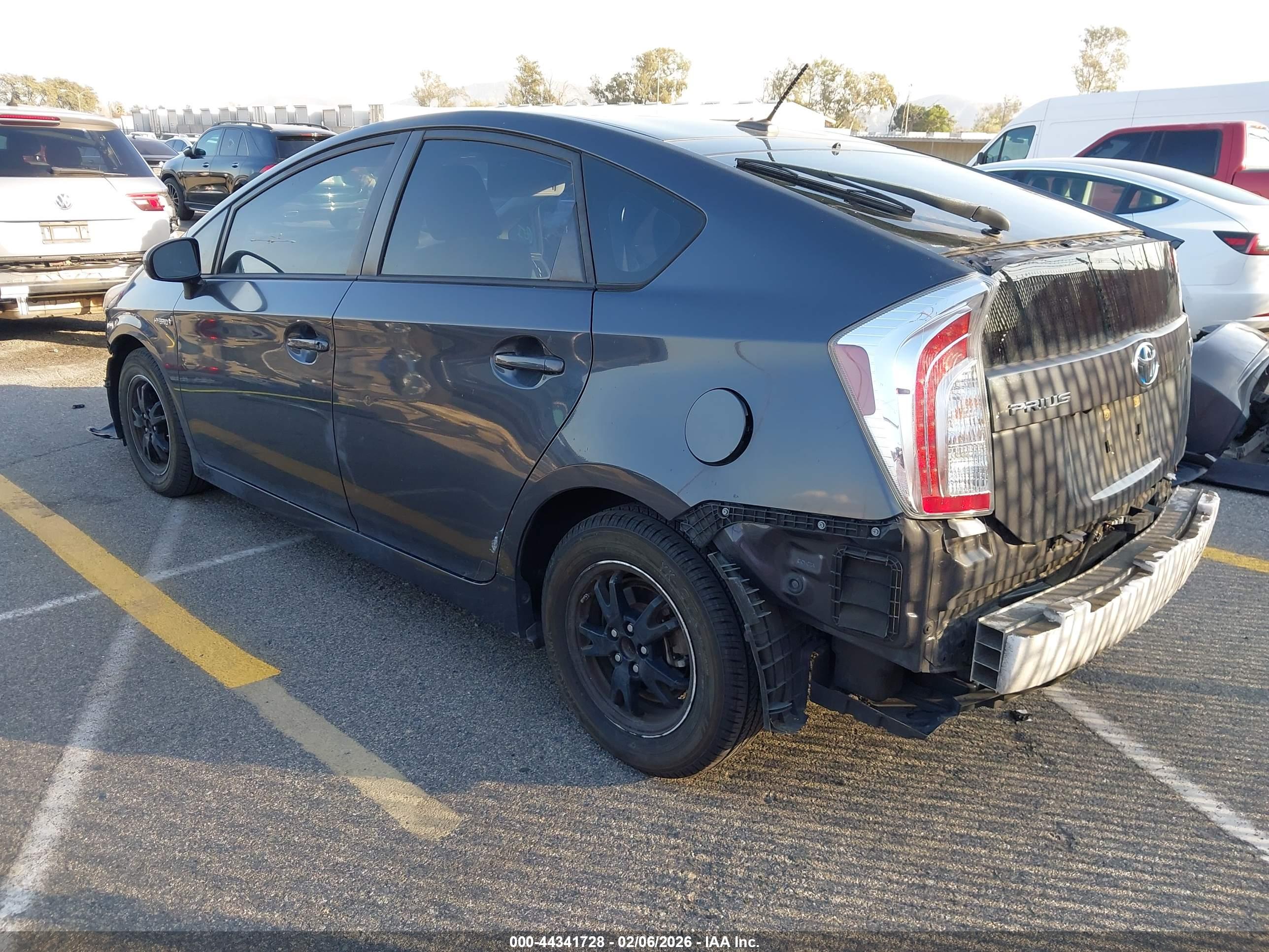 TOYOTA PRIUS image 3