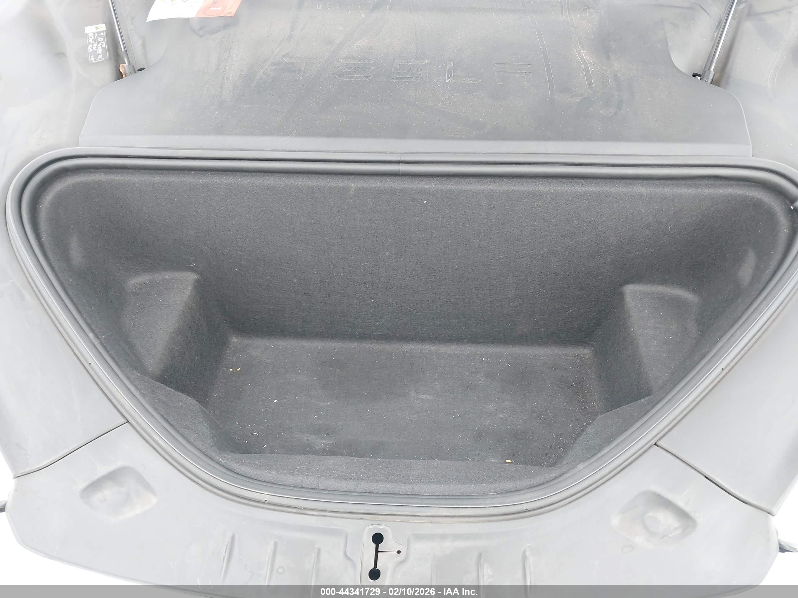 TESLA MODEL image 10