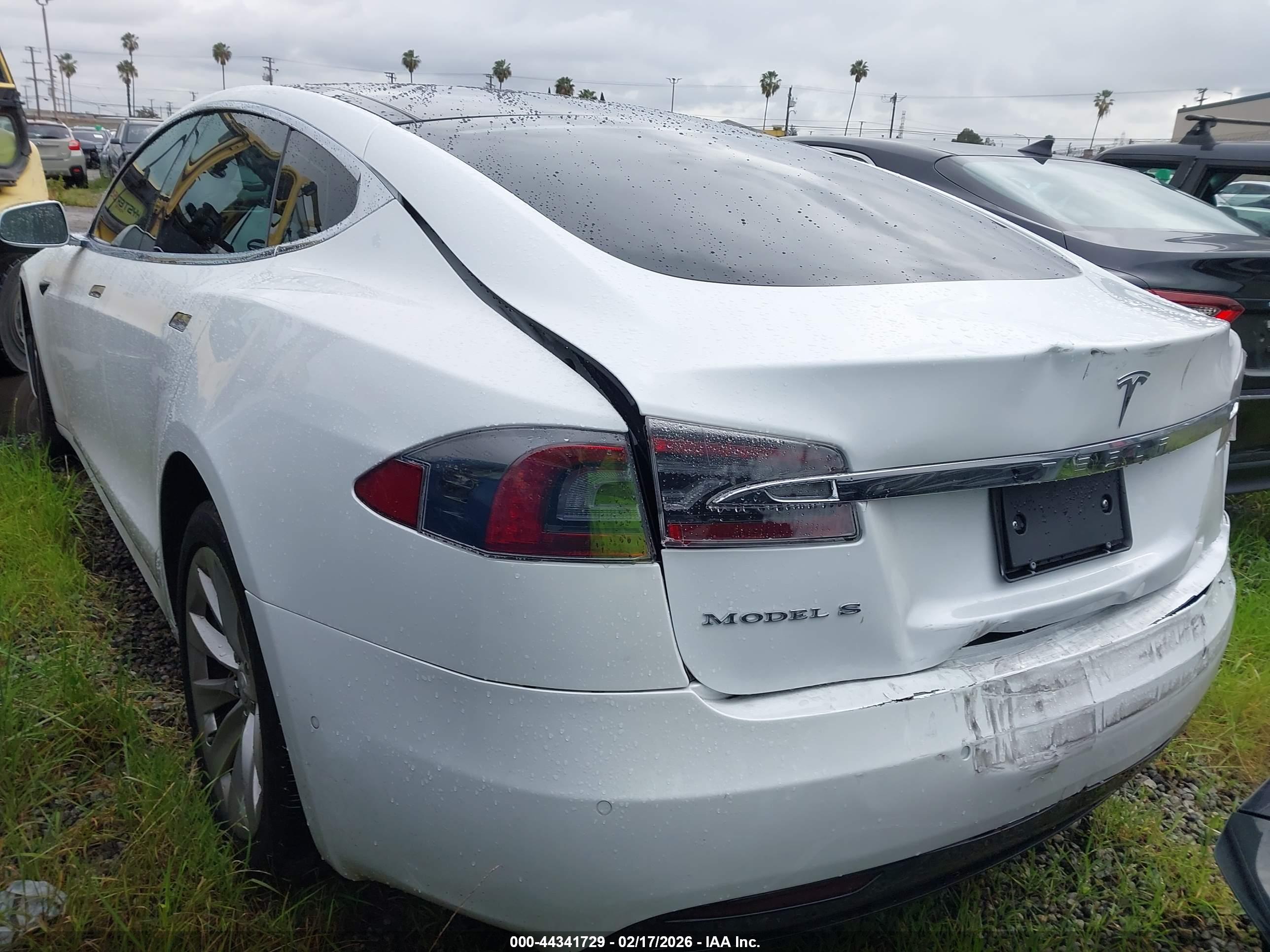 TESLA MODEL image 3