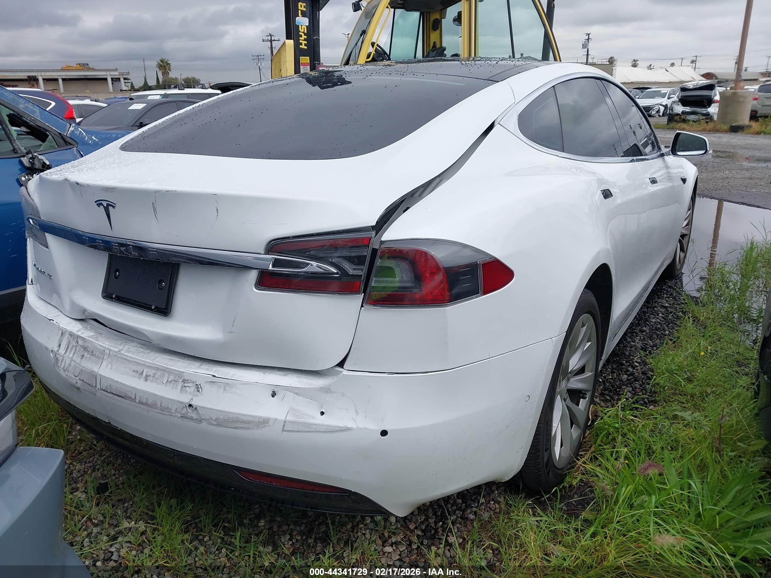 TESLA MODEL image 4