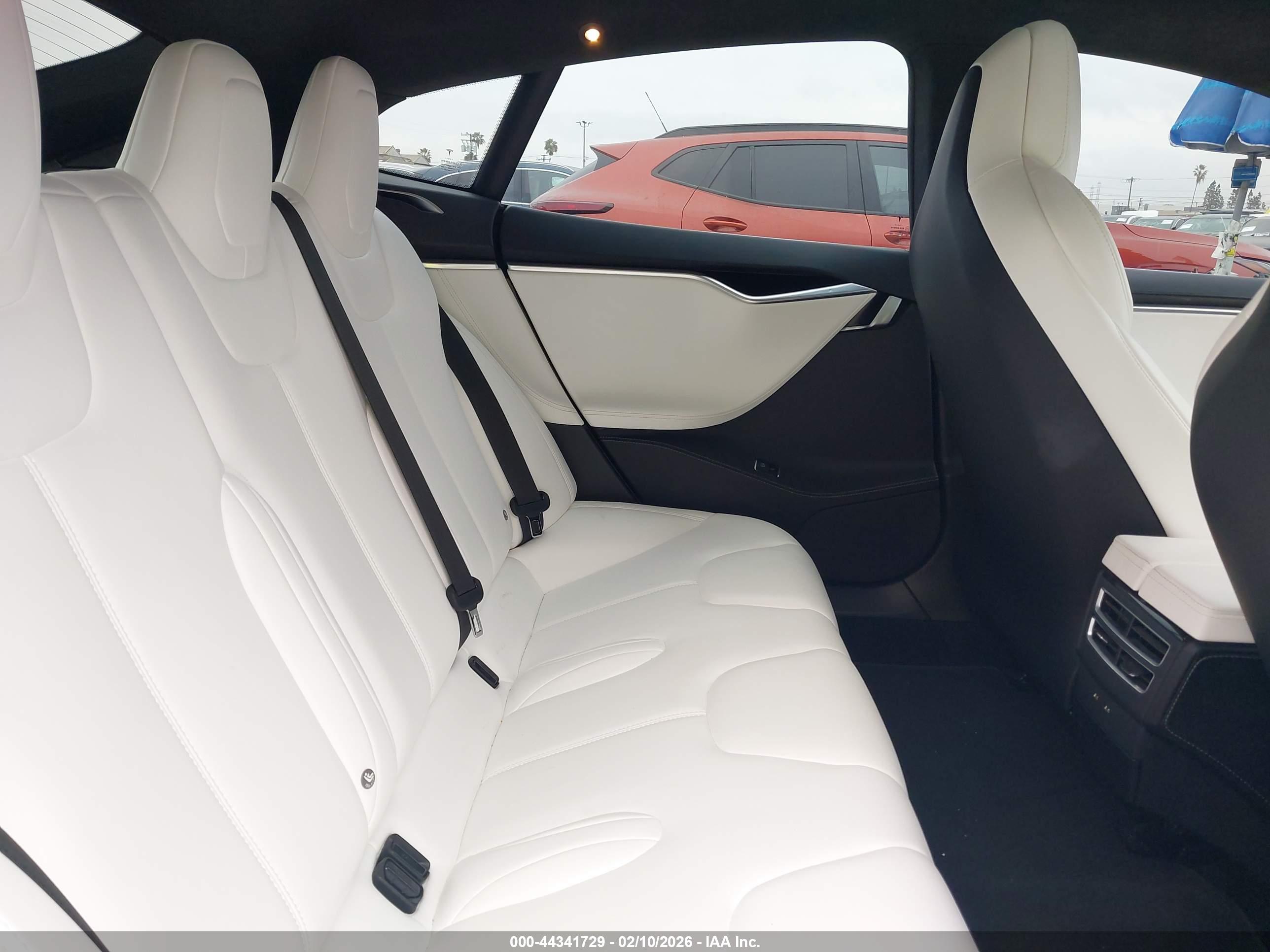 TESLA MODEL image 8