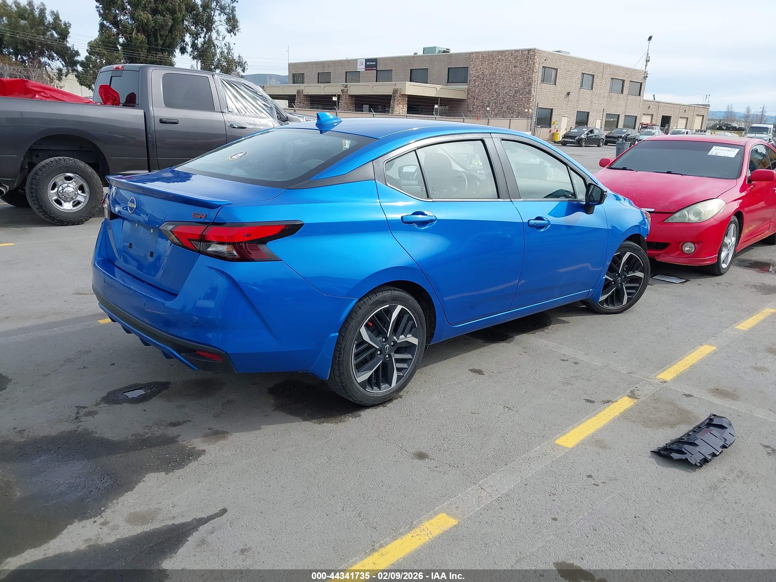 NISSAN VERSA image 4