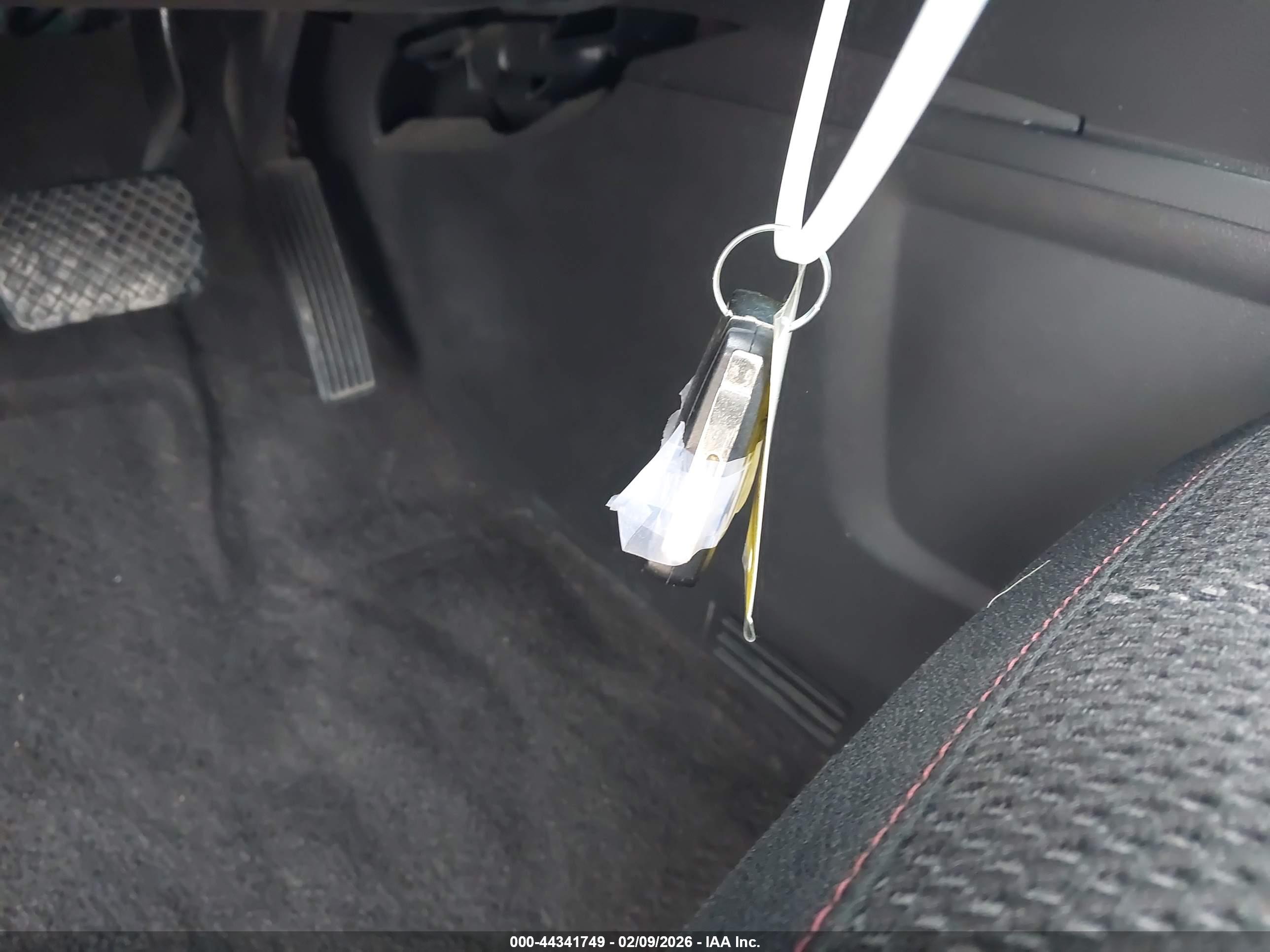 CHEVROLET EQUINOX image 11