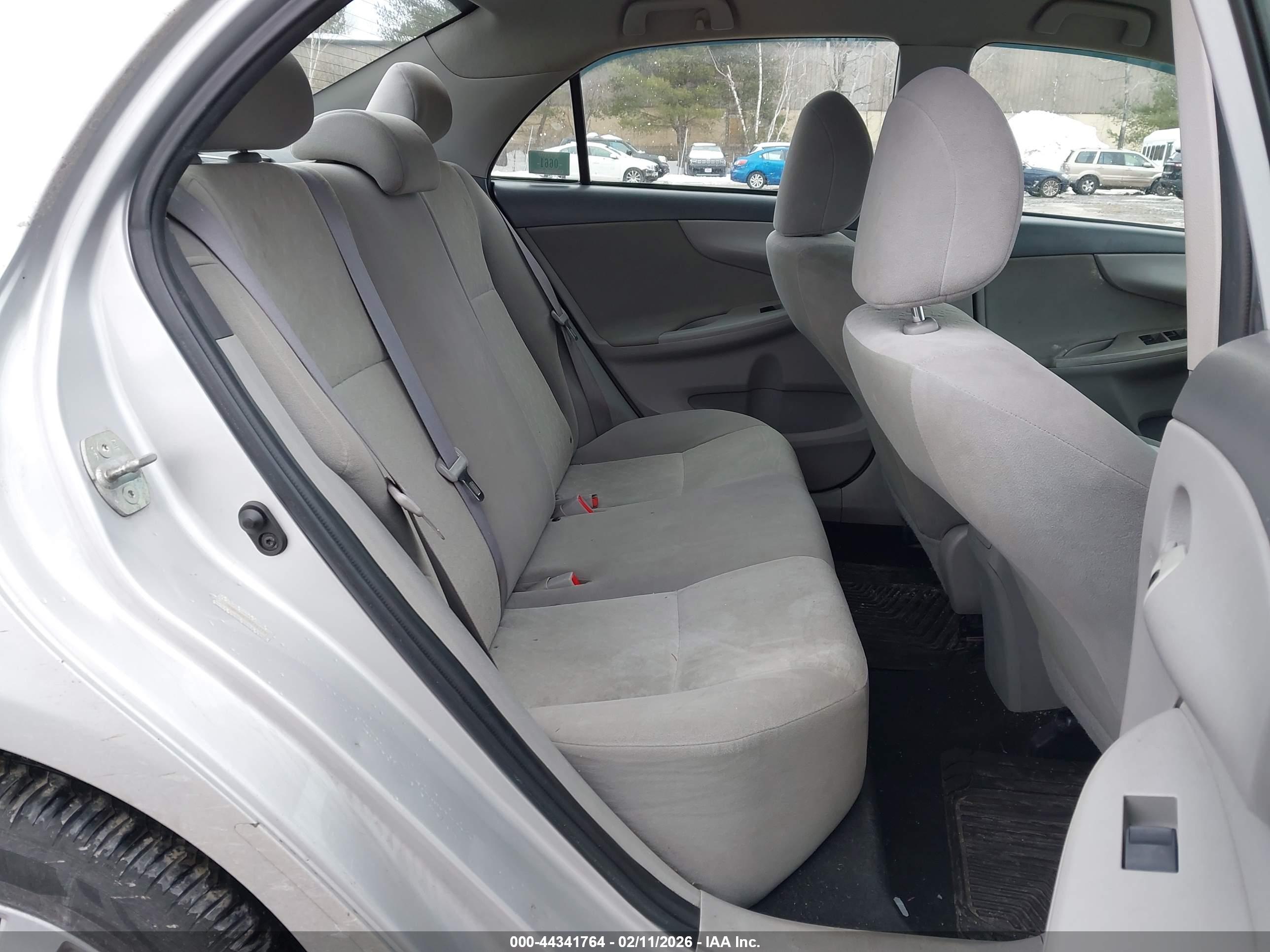 TOYOTA COROLLA image 8