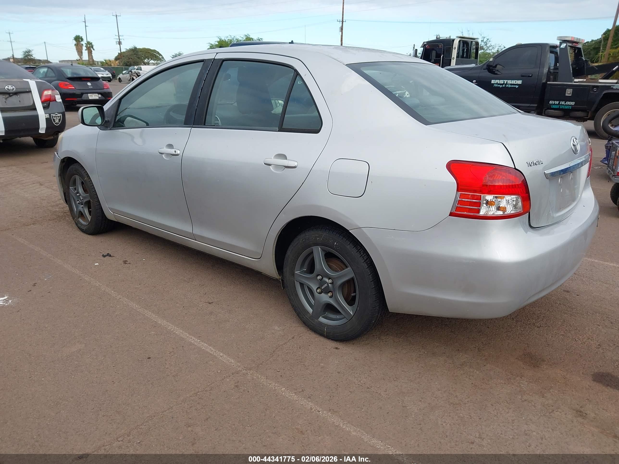TOYOTA YARIS image 3