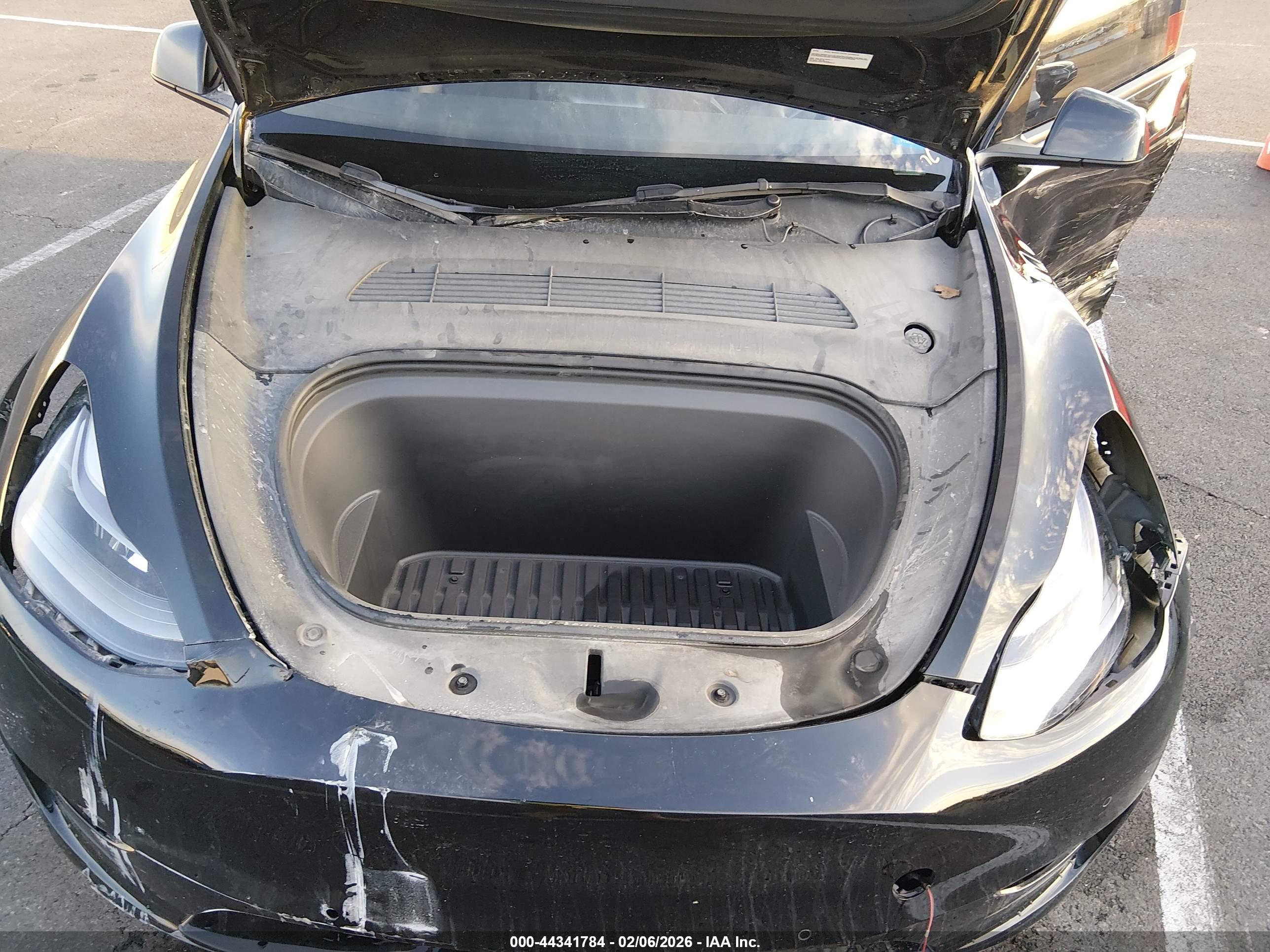TESLA MODEL image 10