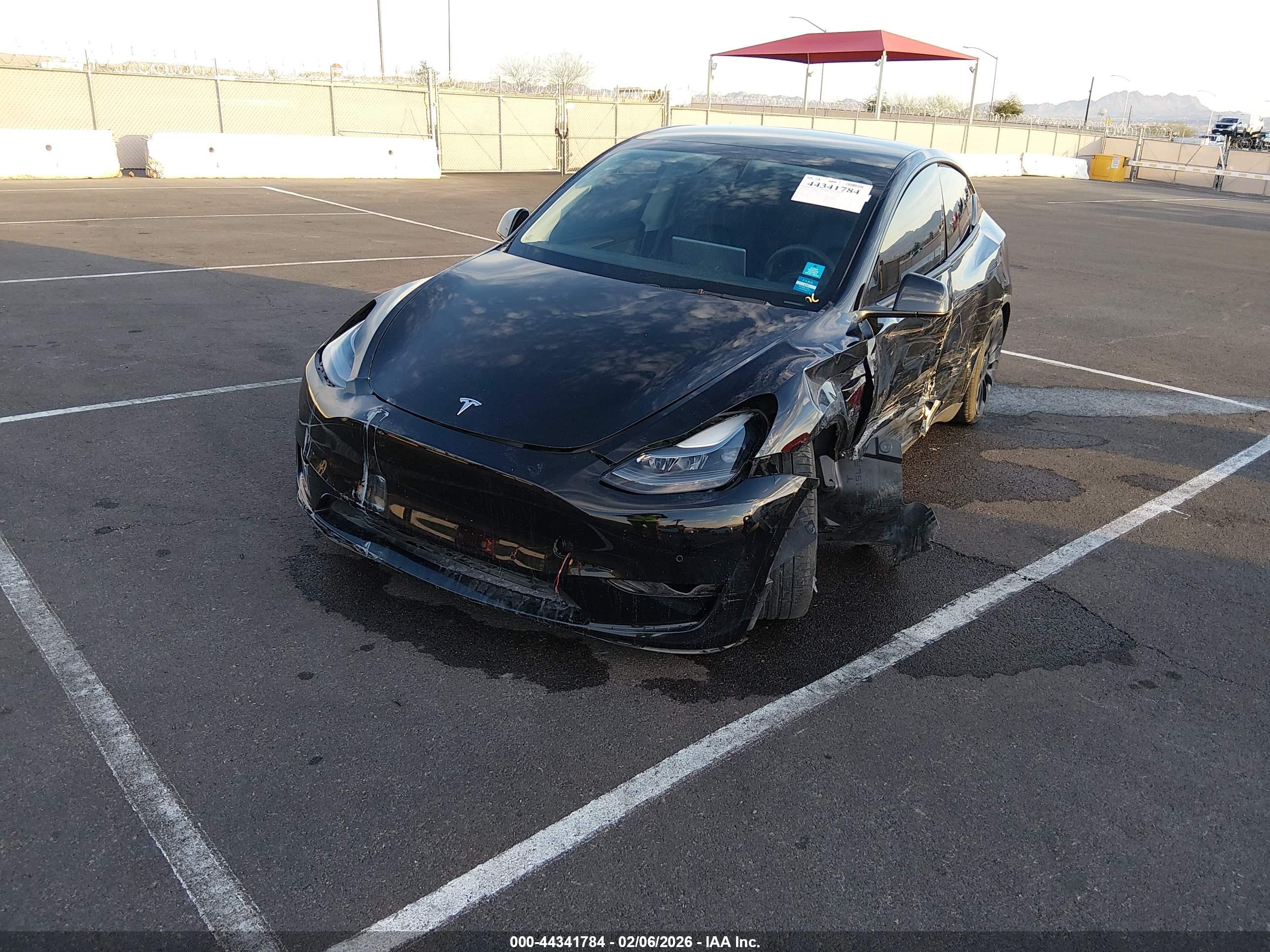 TESLA MODEL image 2