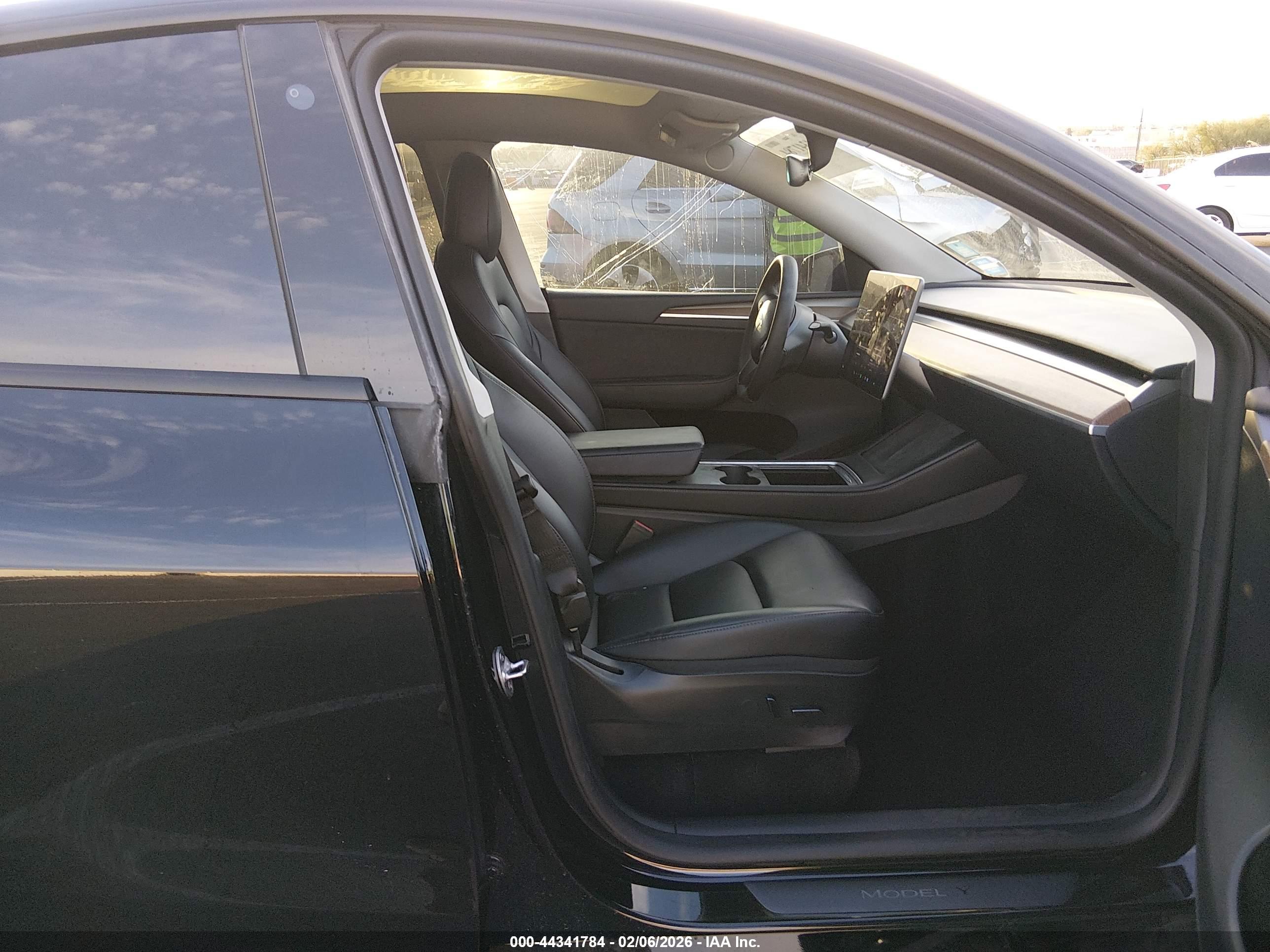 TESLA MODEL image 5