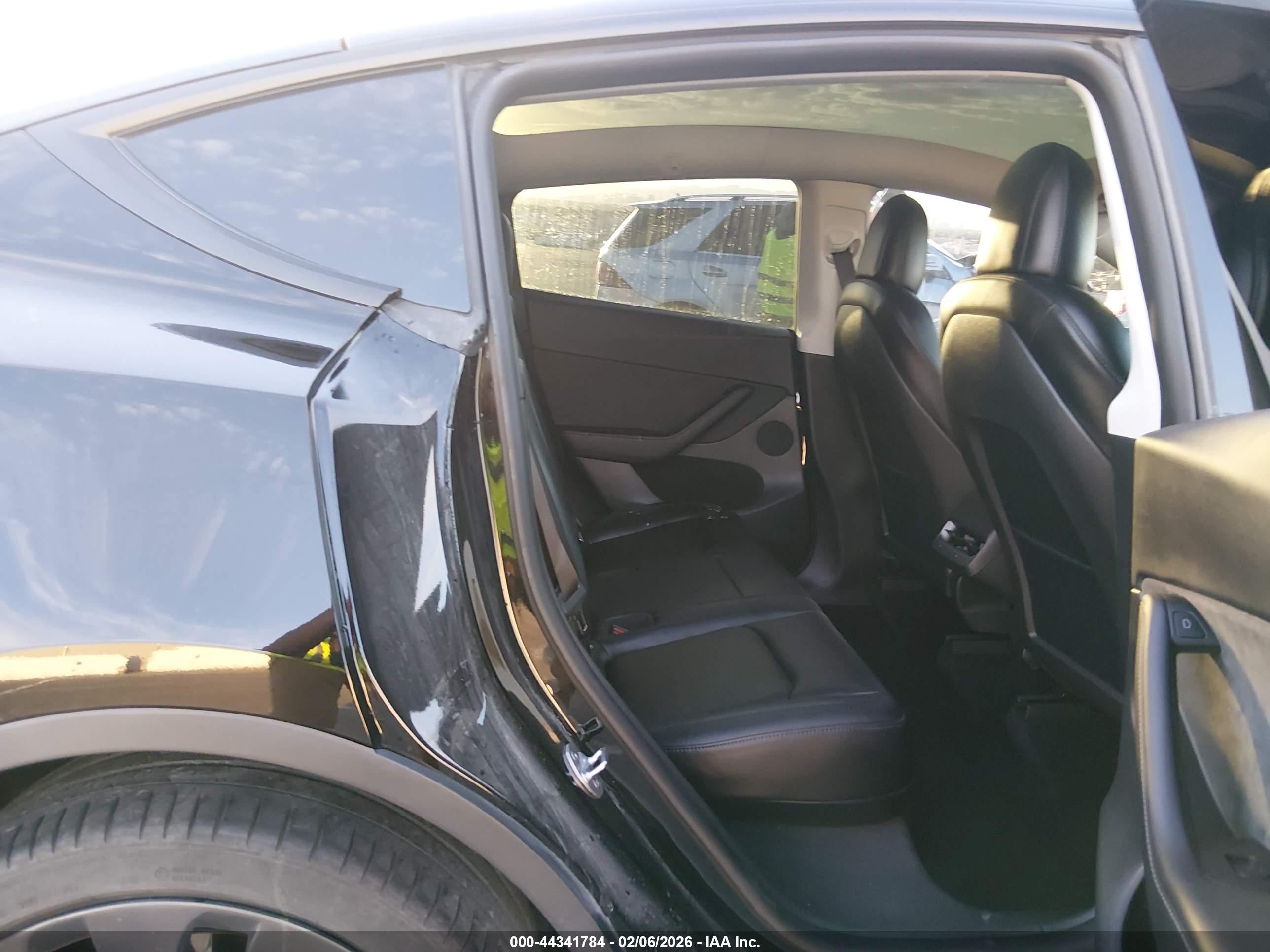 TESLA MODEL image 8