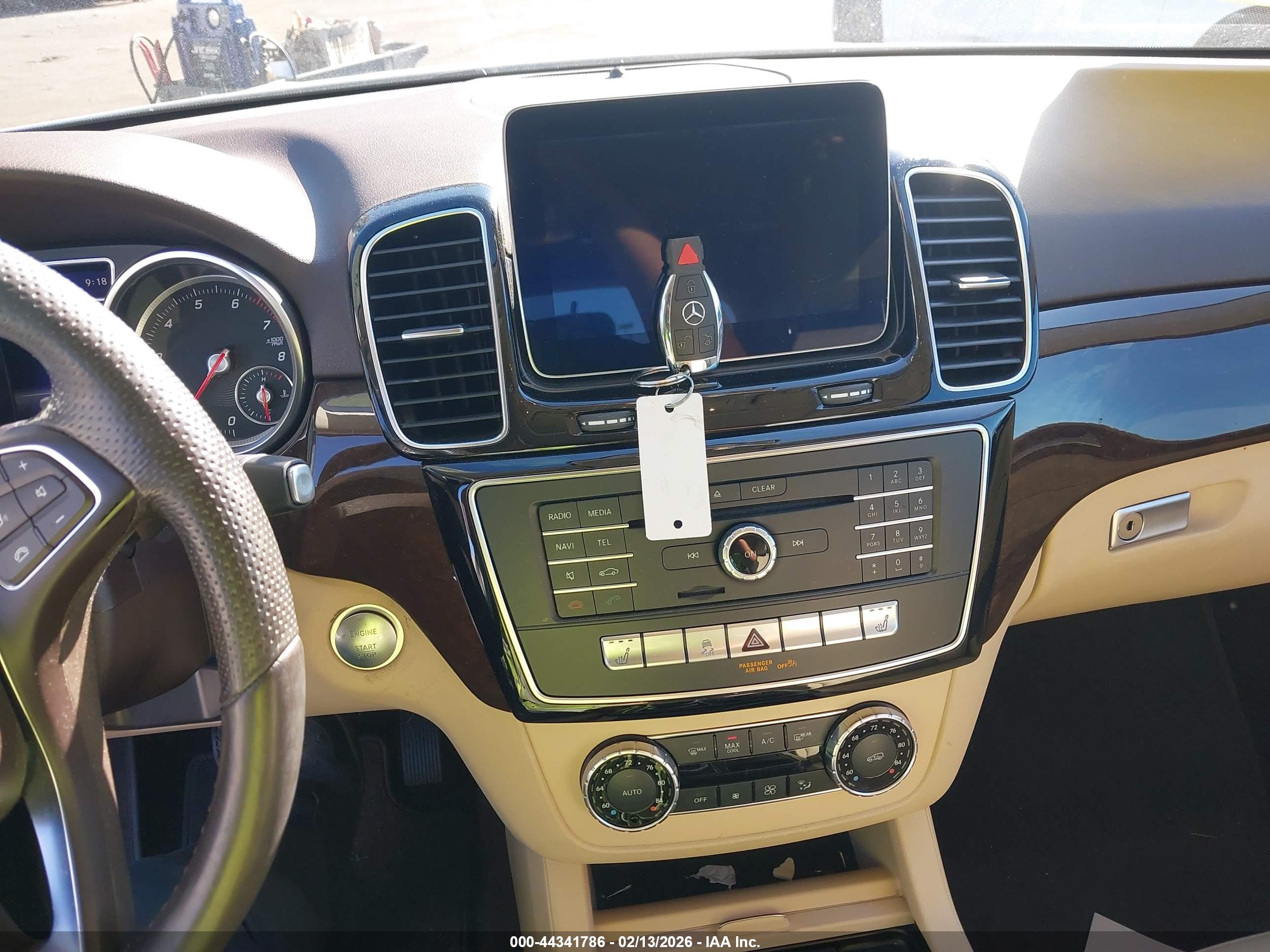 MERCEDES-BENZ GLE image 11