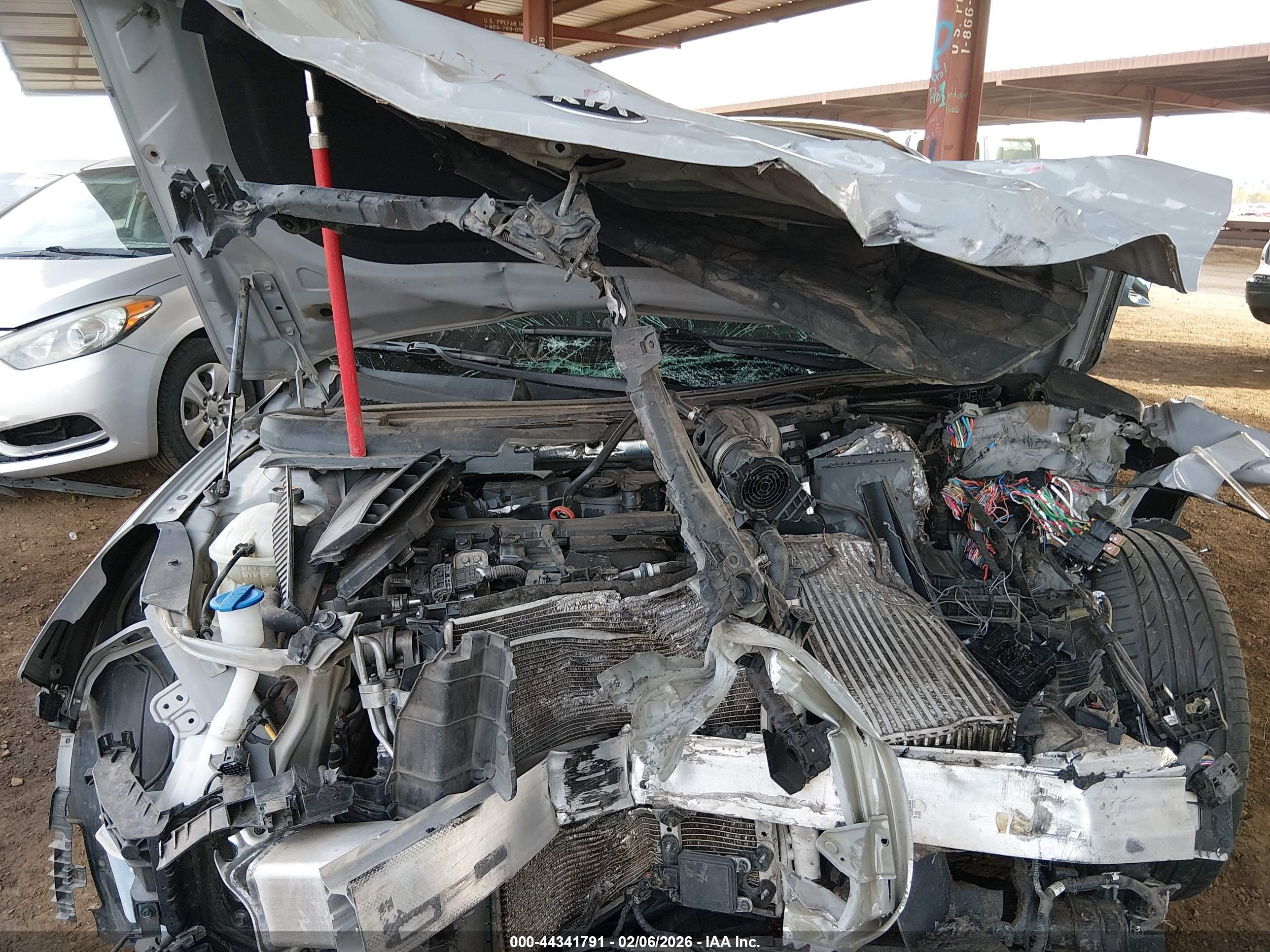 KIA K5 image 10