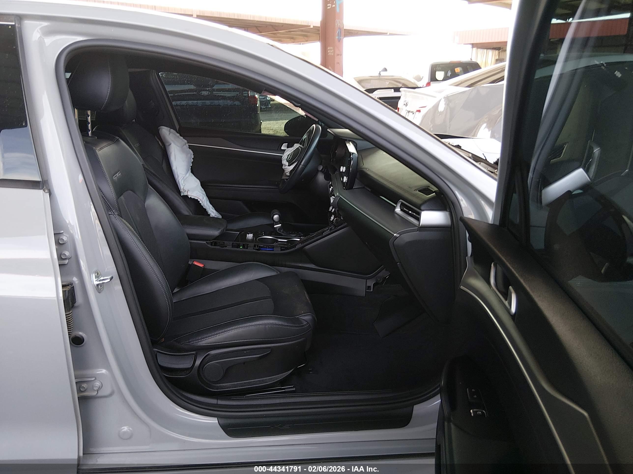KIA K5 image 5