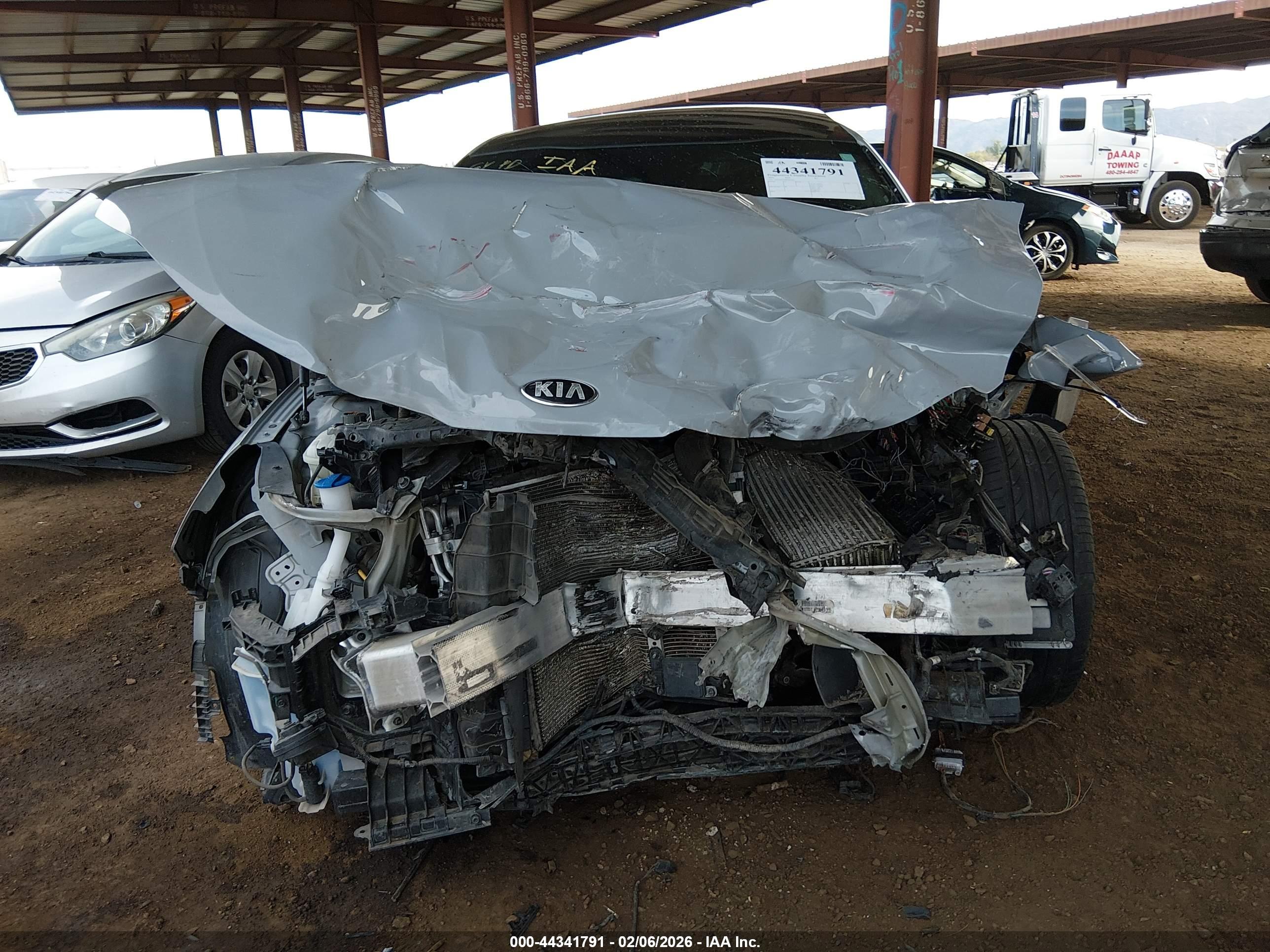 KIA K5 image 6