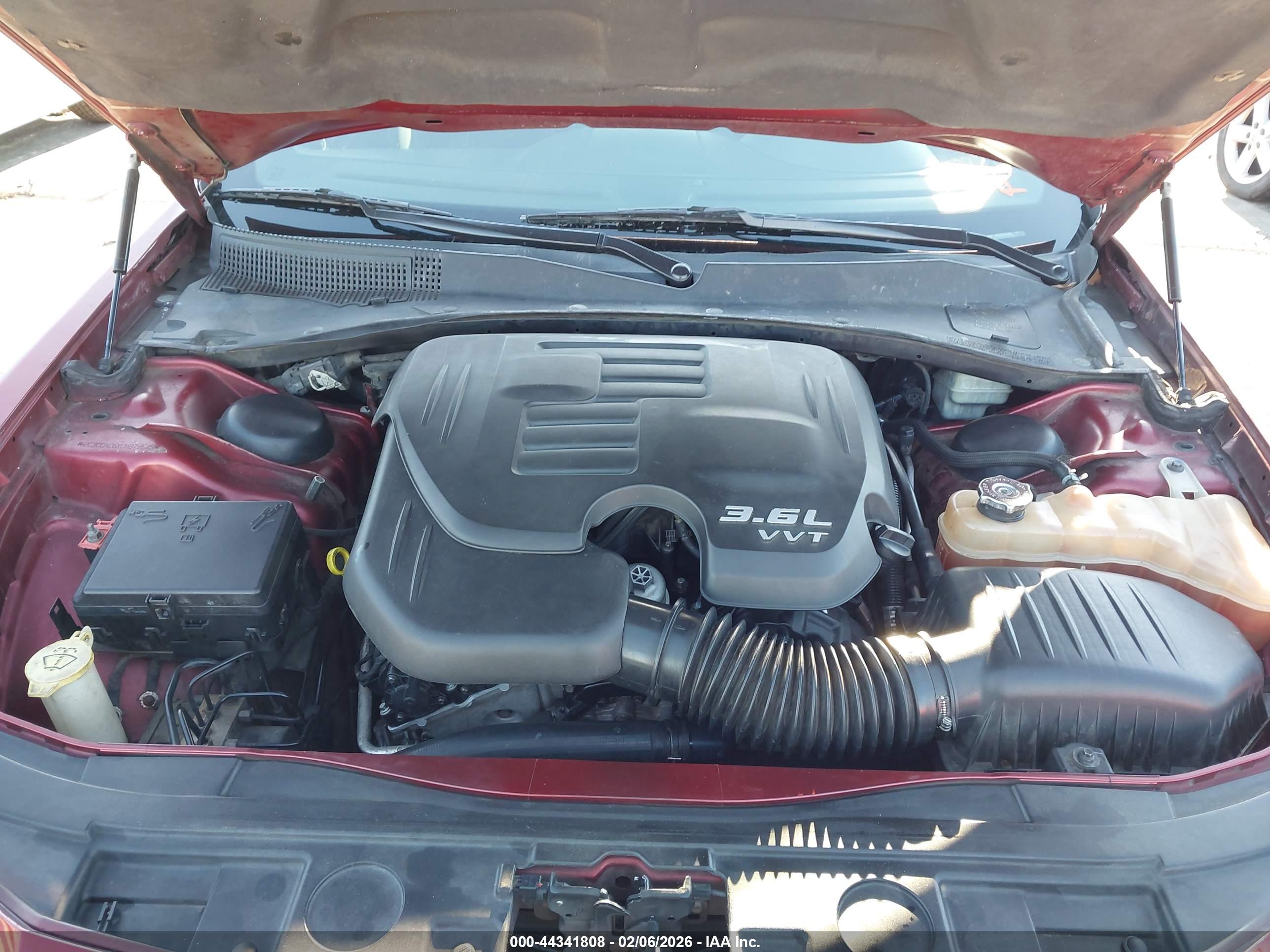 CHRYSLER 300 image 10