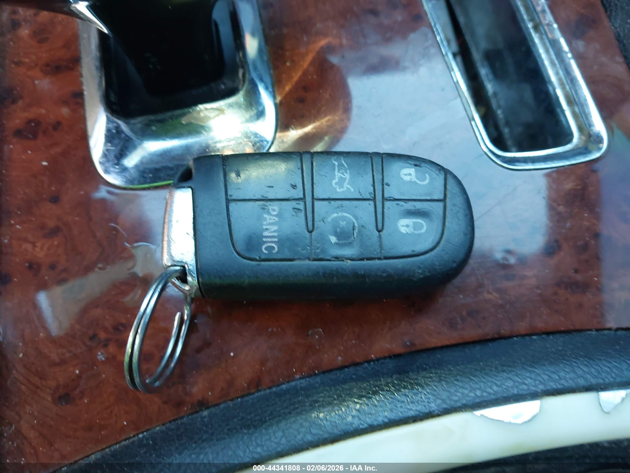 CHRYSLER 300 image 11