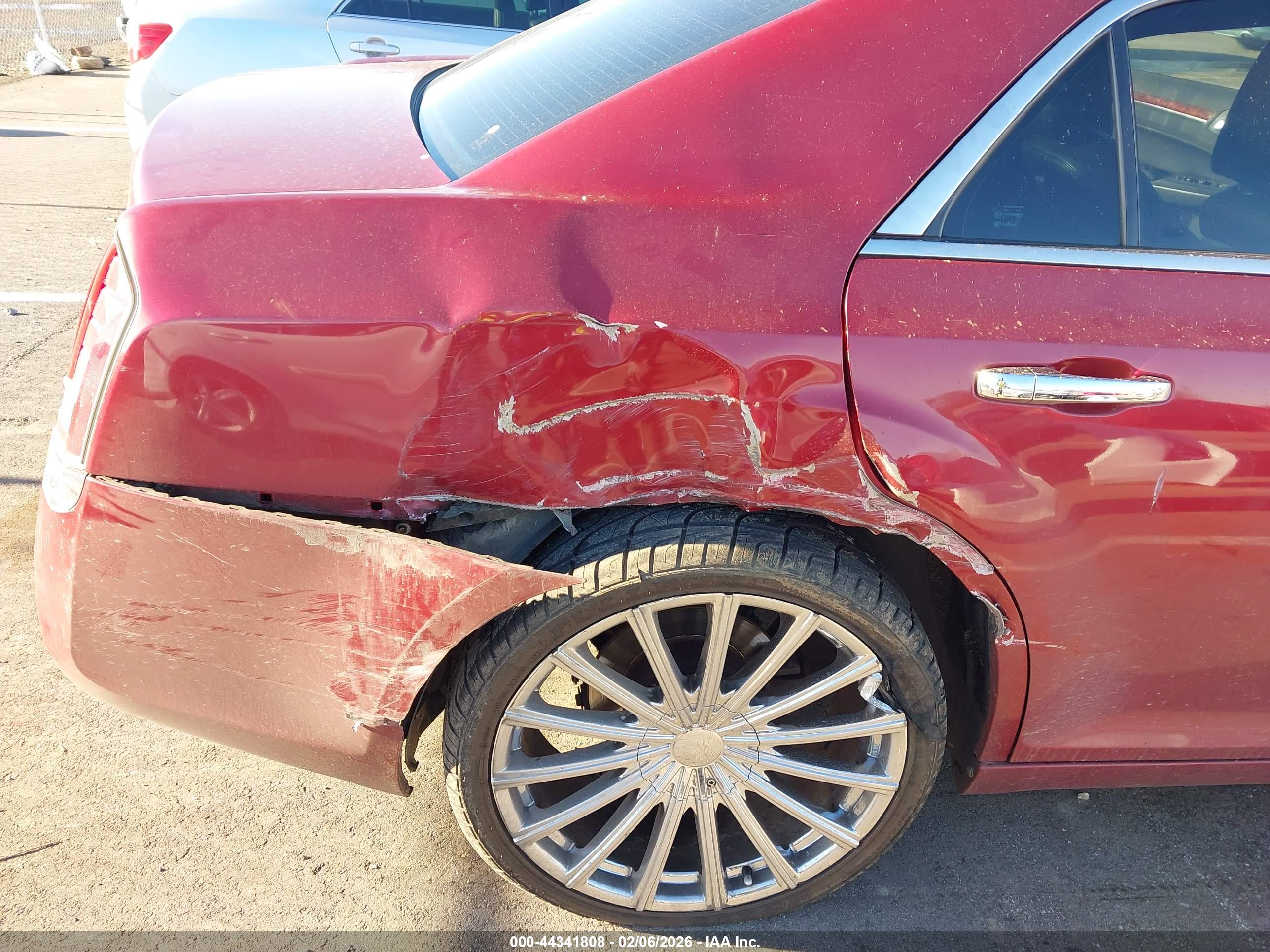 CHRYSLER 300 image 6