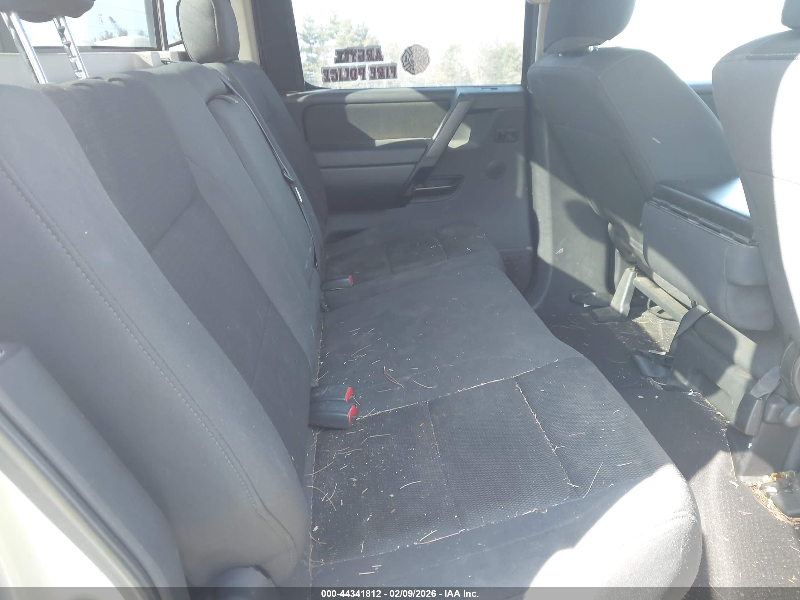 NISSAN TITAN image 8