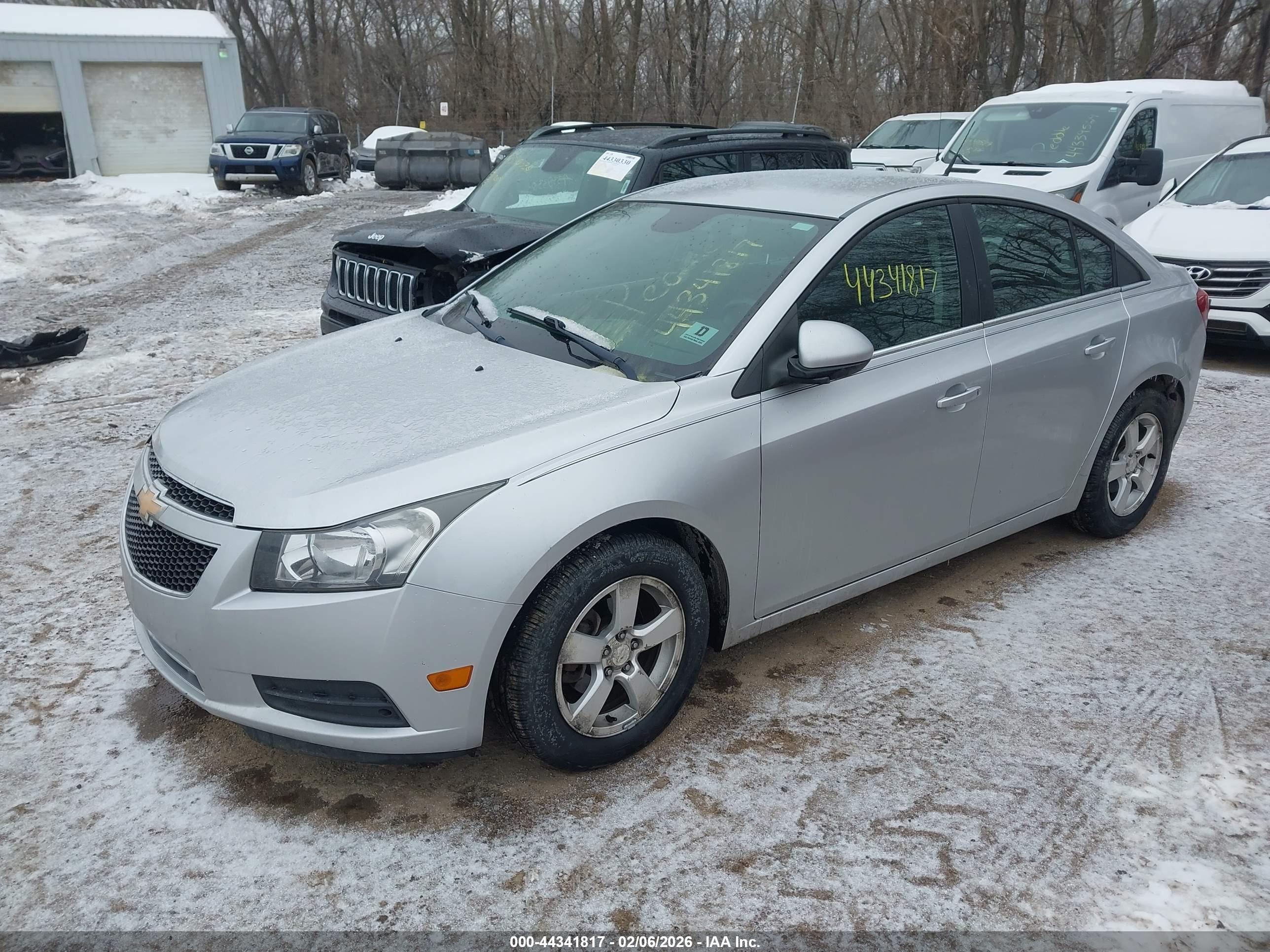 CHEVROLET CRUZE image 2