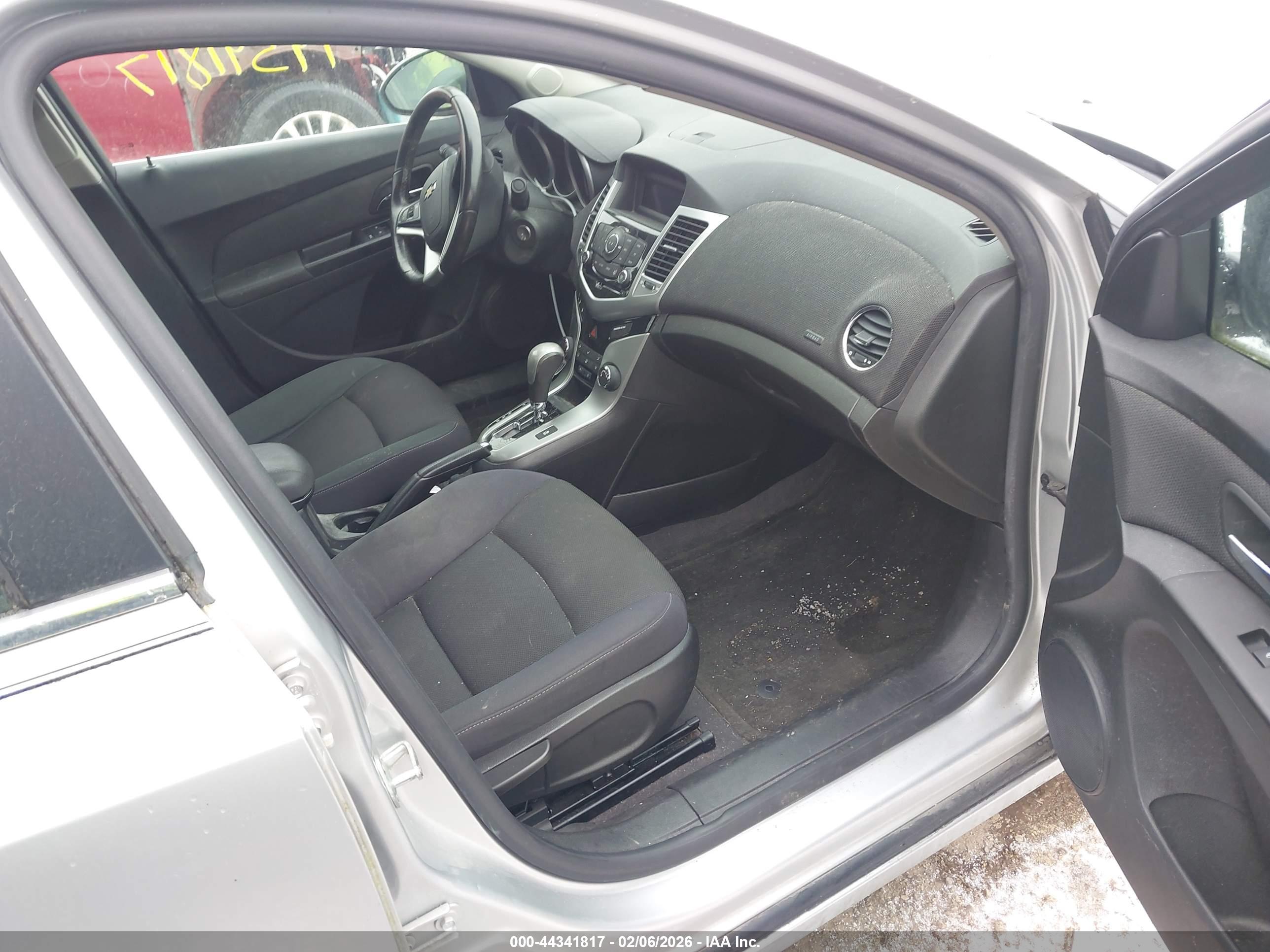 CHEVROLET CRUZE image 5
