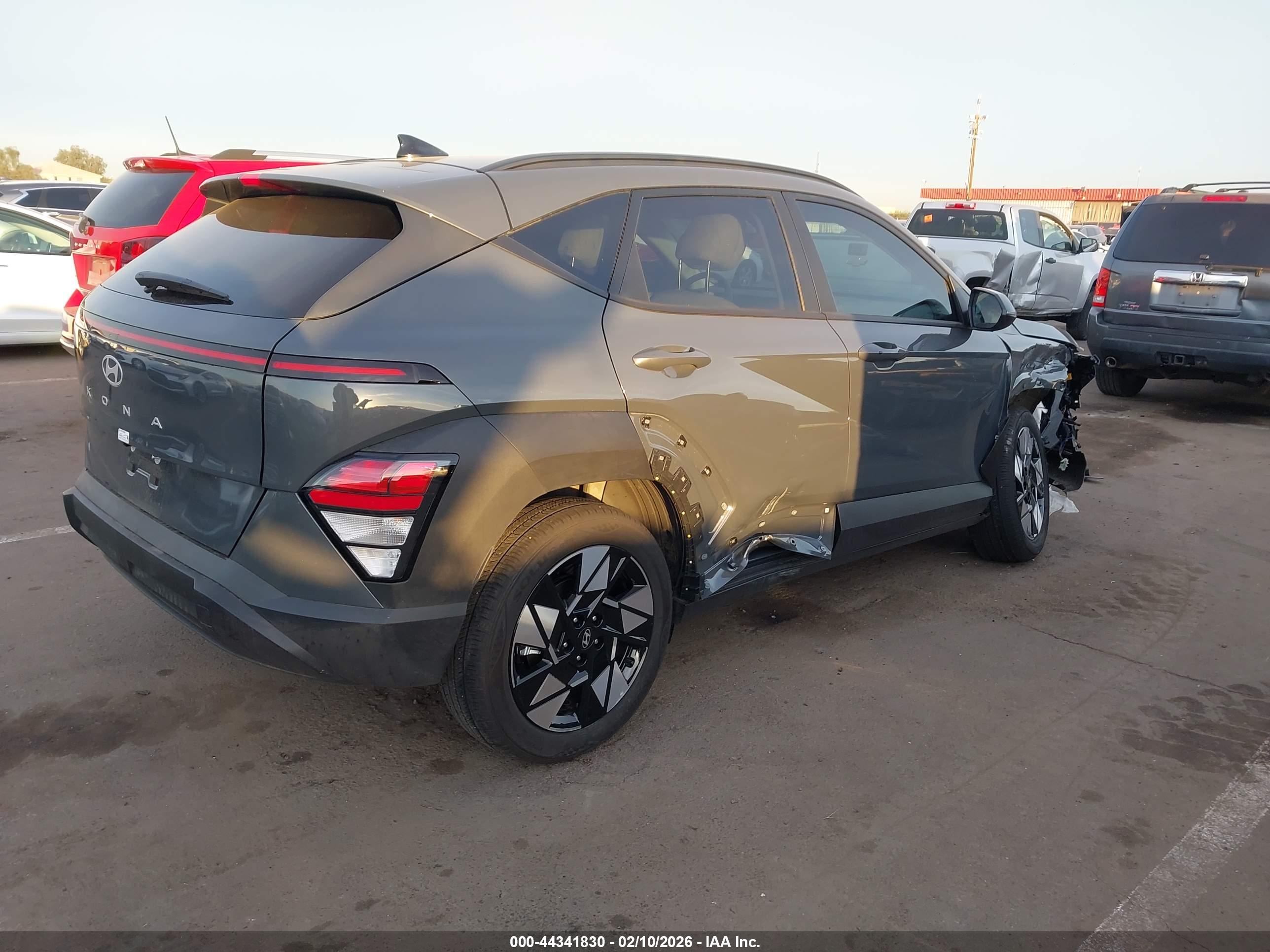 HYUNDAI KONA image 4