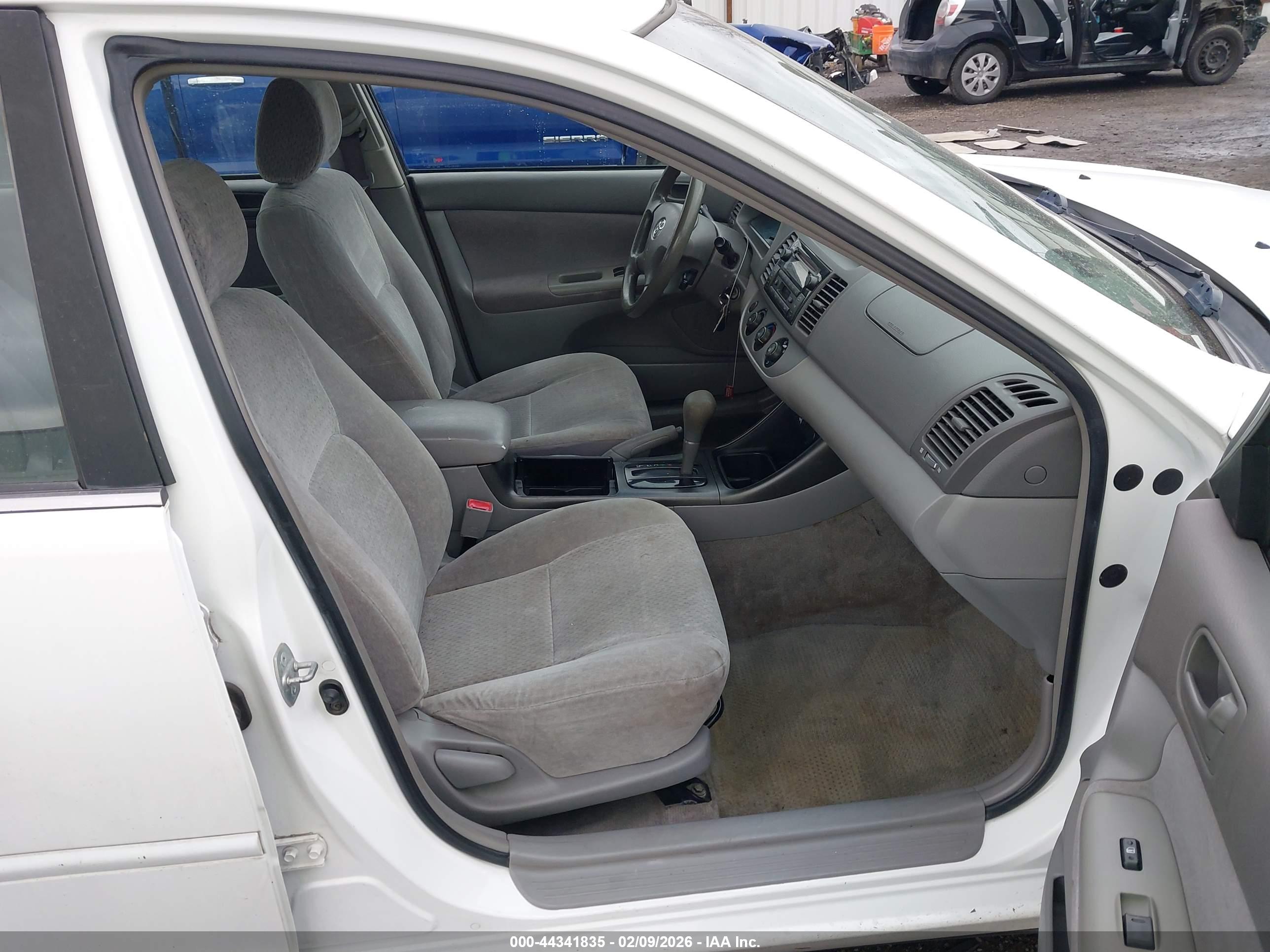 TOYOTA CAMRY image 5