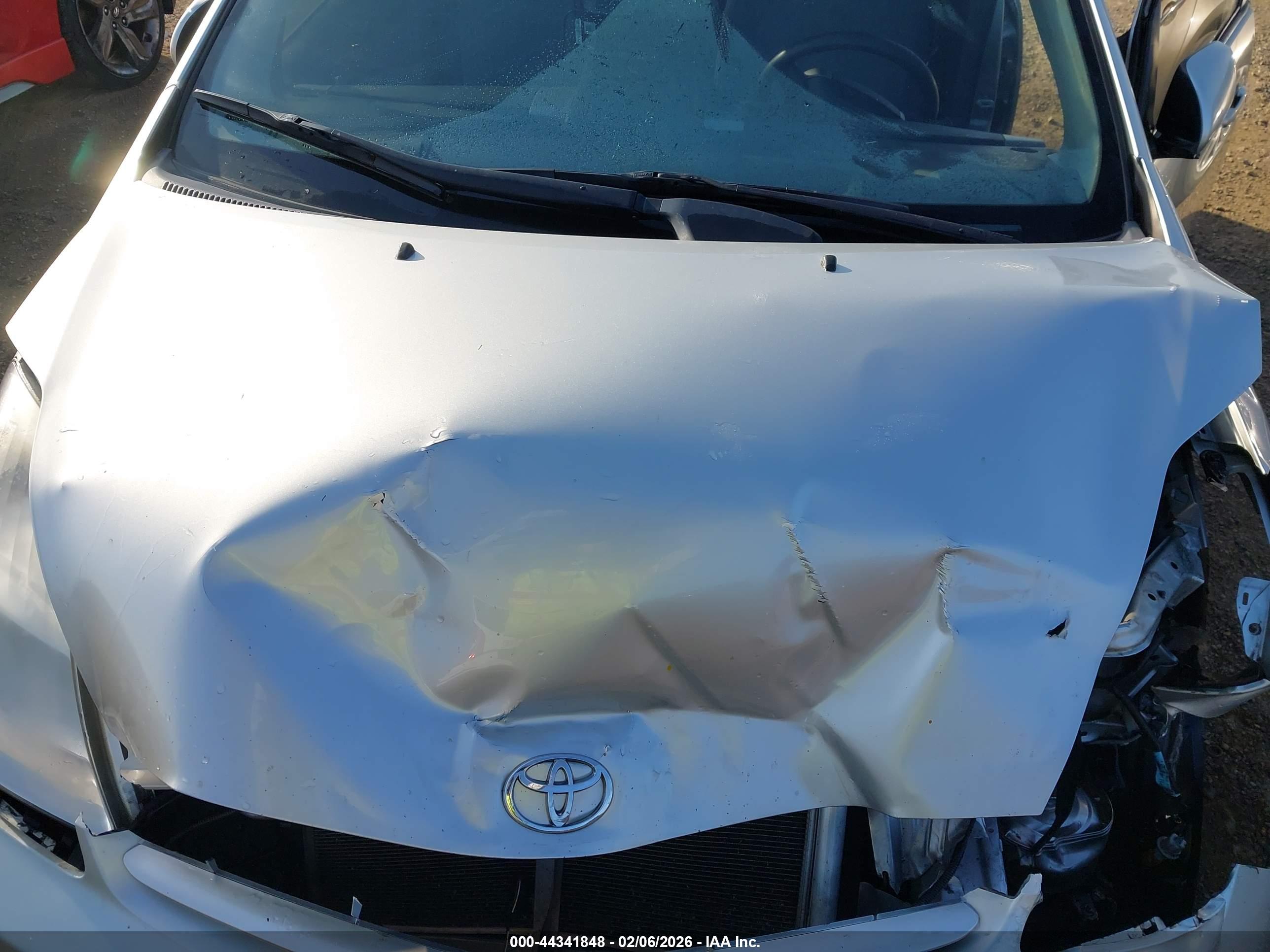 TOYOTA PRIUS image 10