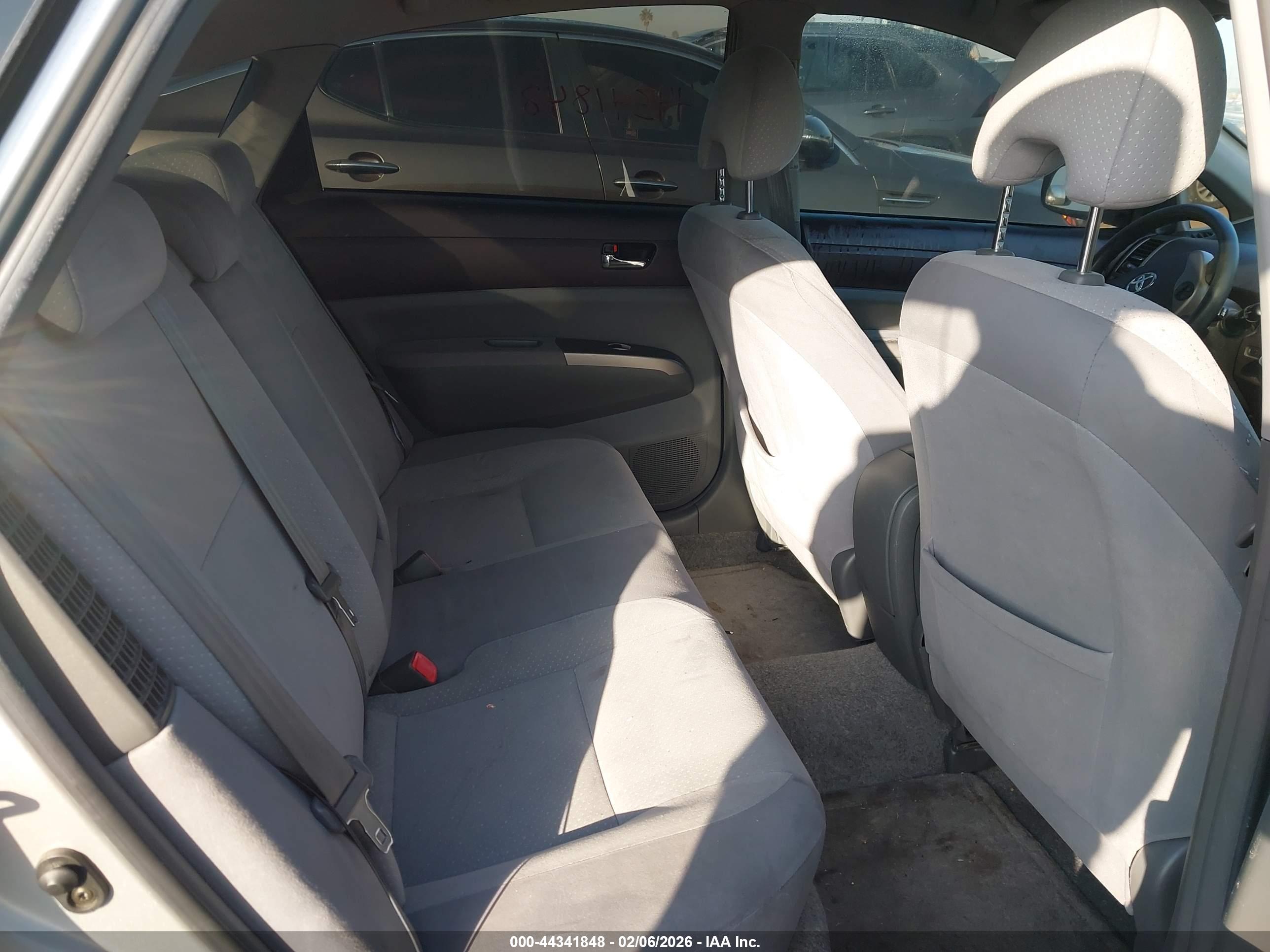 TOYOTA PRIUS image 8