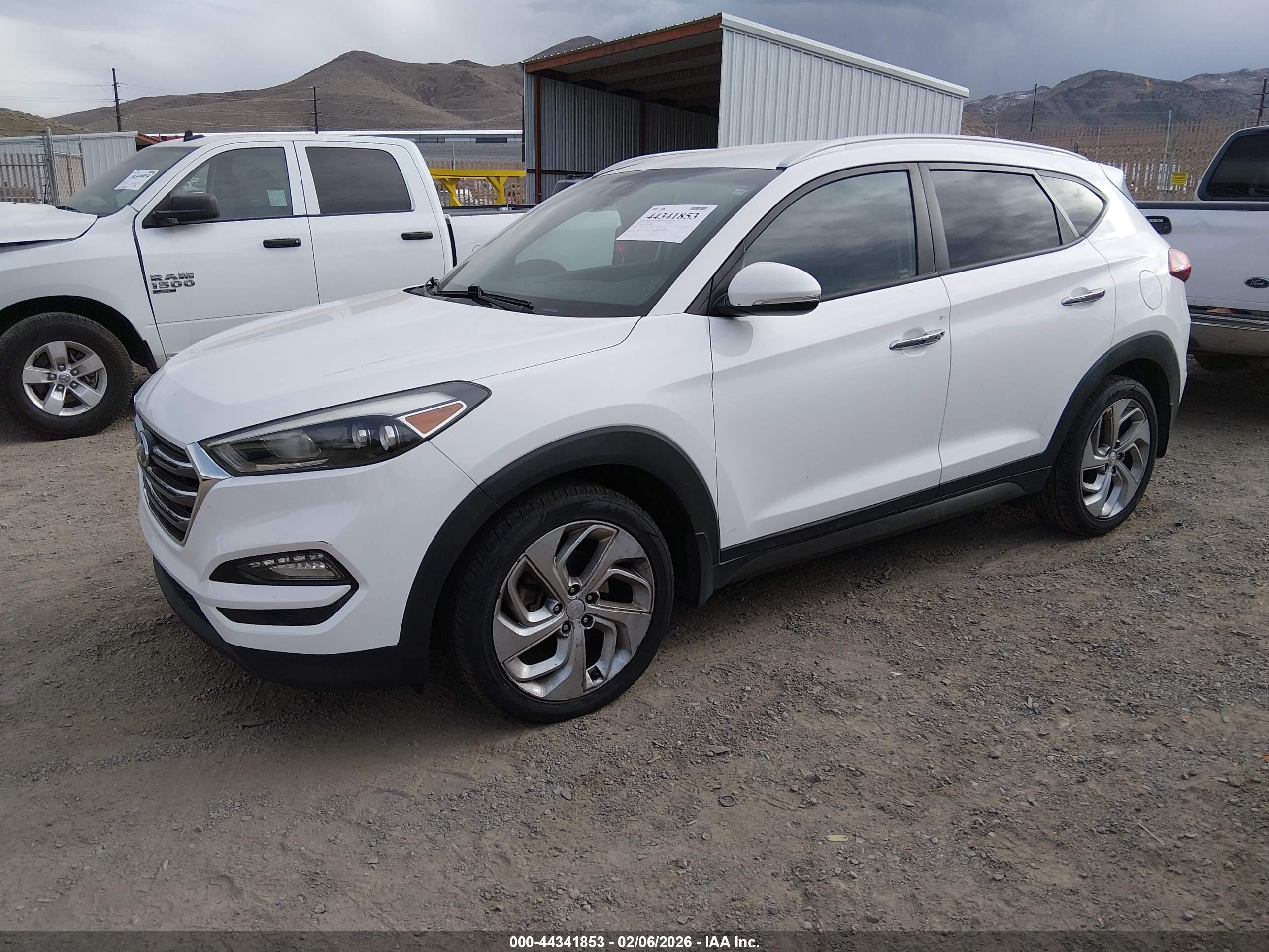 HYUNDAI TUCSON image 2