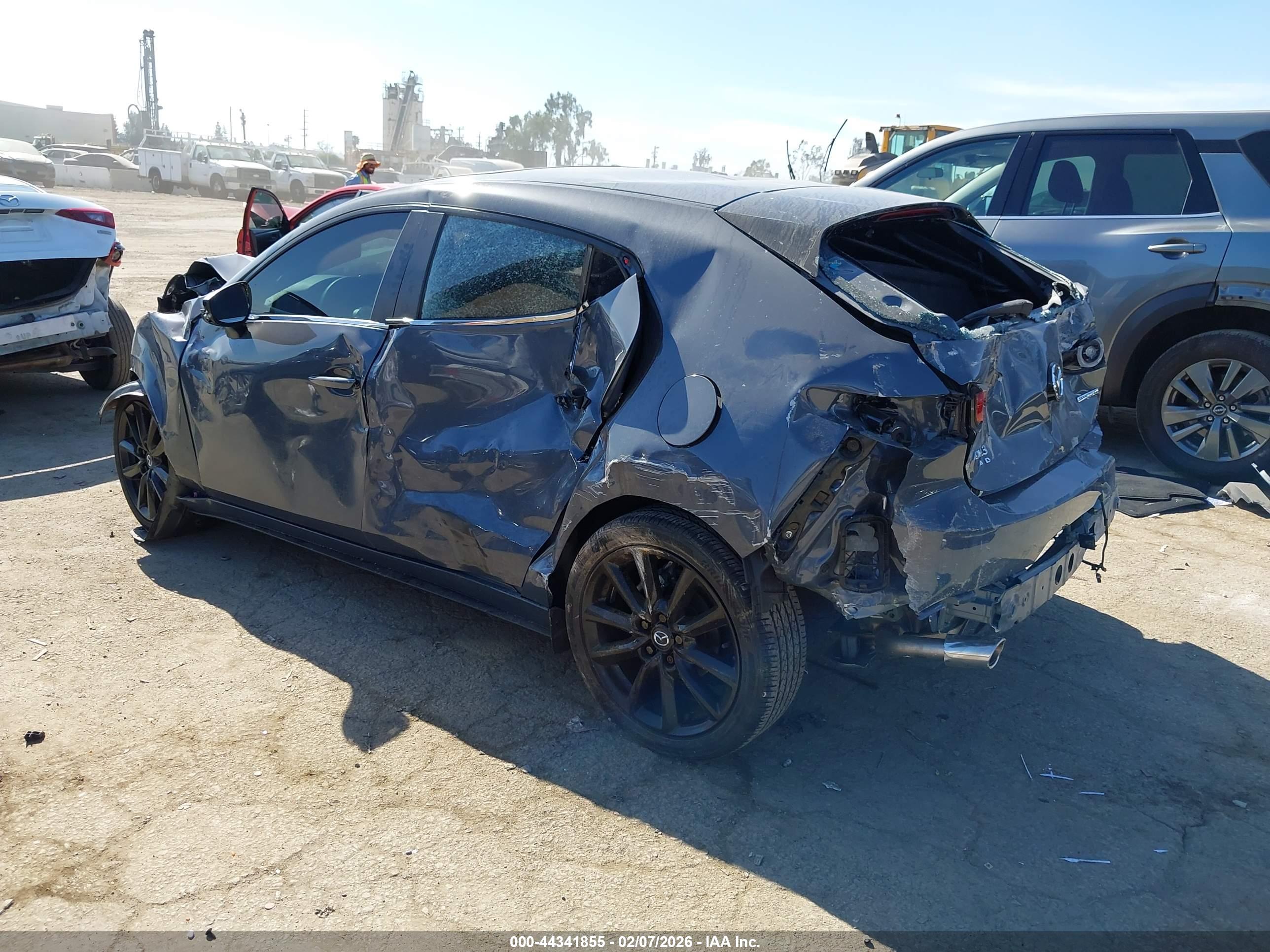 MAZDA MAZDA3 image 3