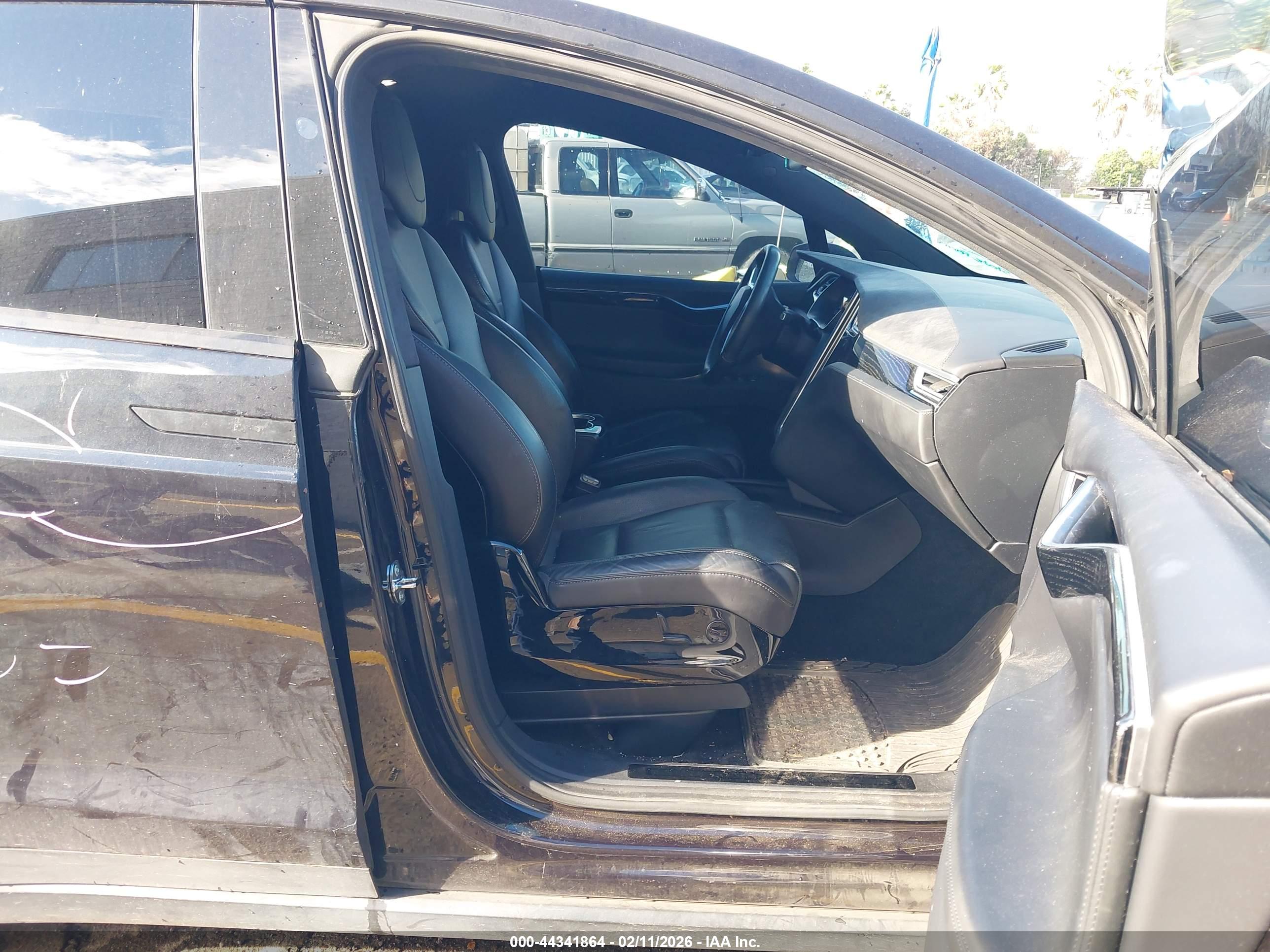 TESLA MODEL image 5