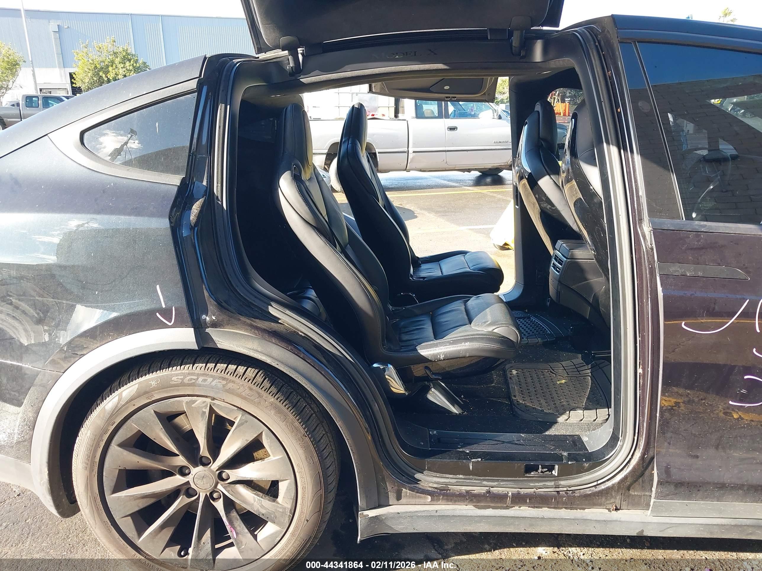 TESLA MODEL image 8