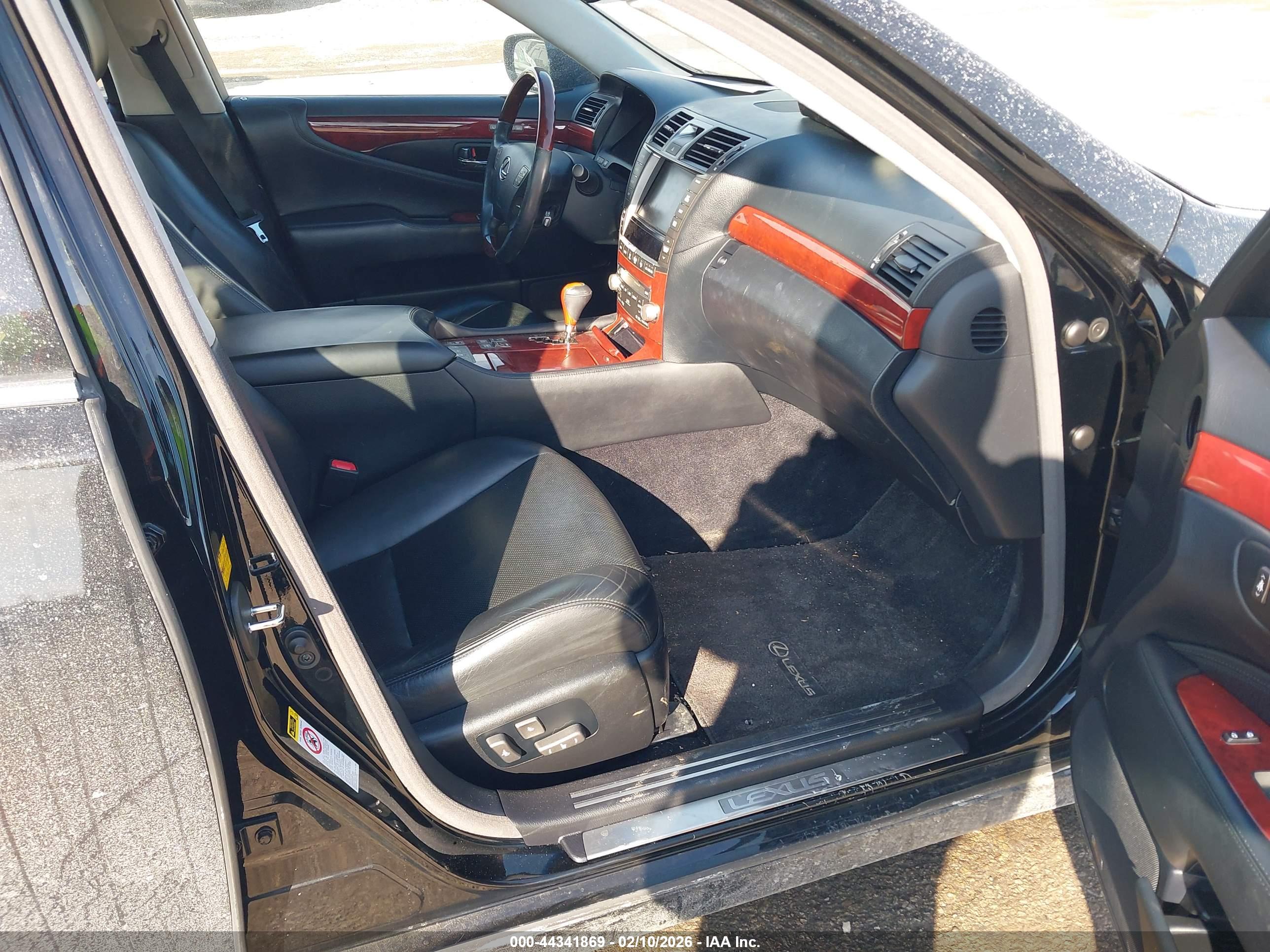 LEXUS LS image 5