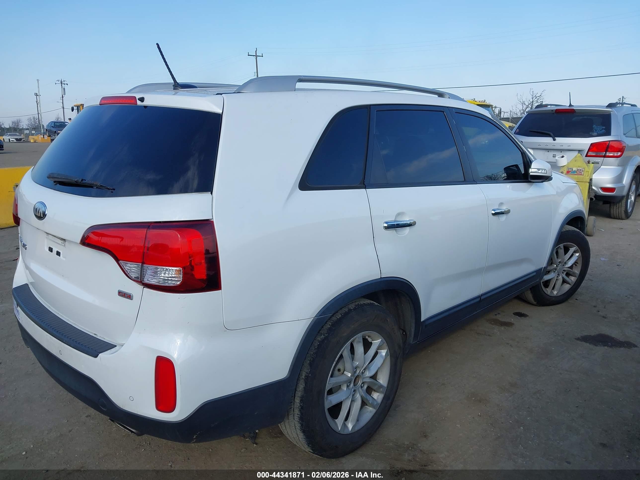 KIA SORENTO image 4