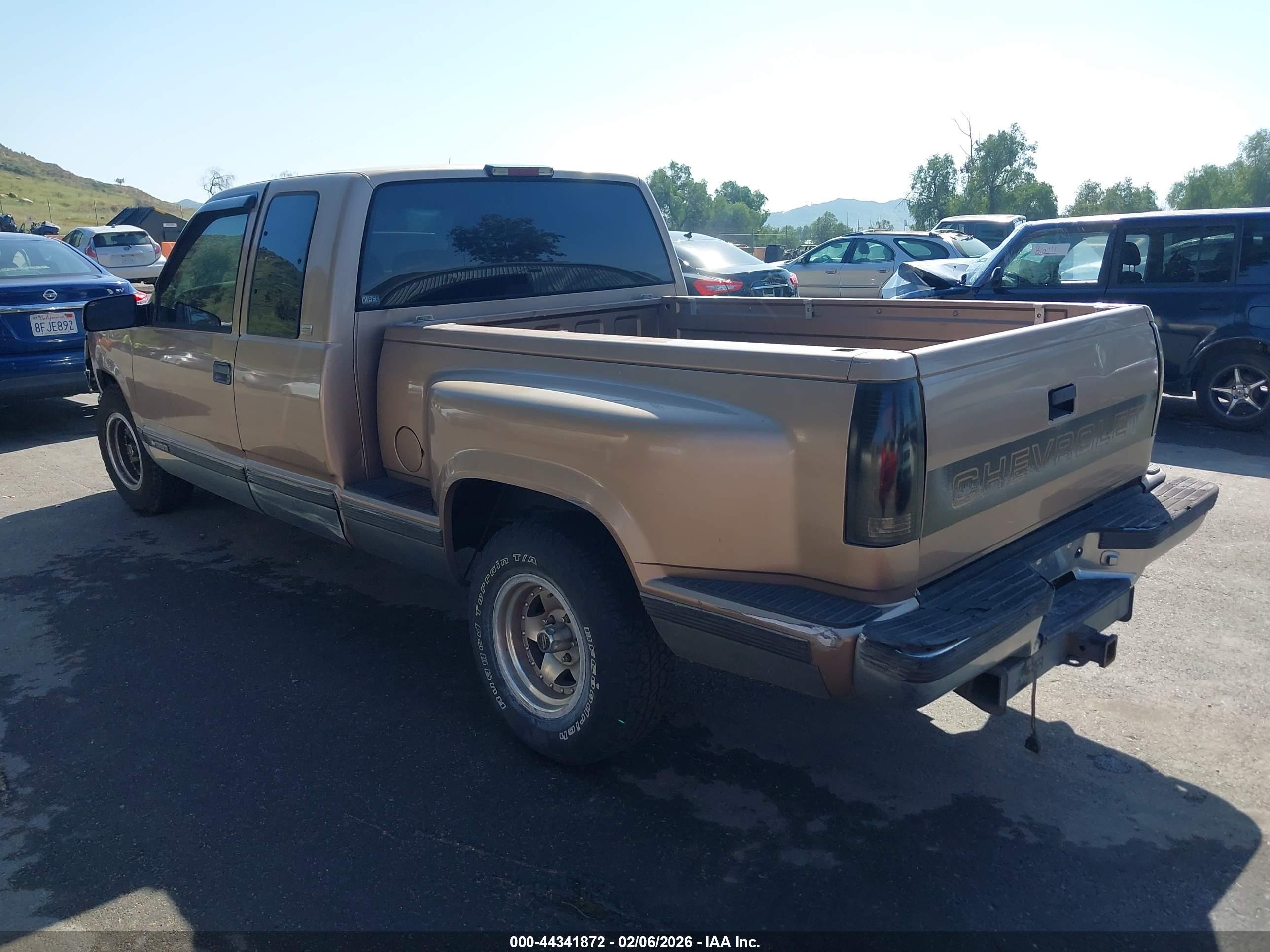 CHEVROLET C1500 image 3