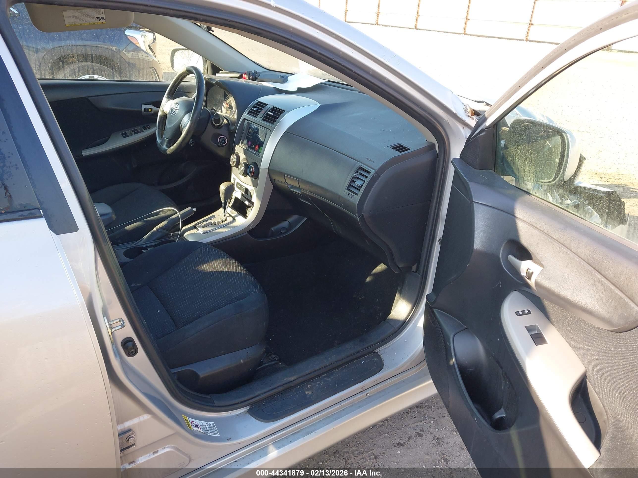 TOYOTA COROLLA image 5