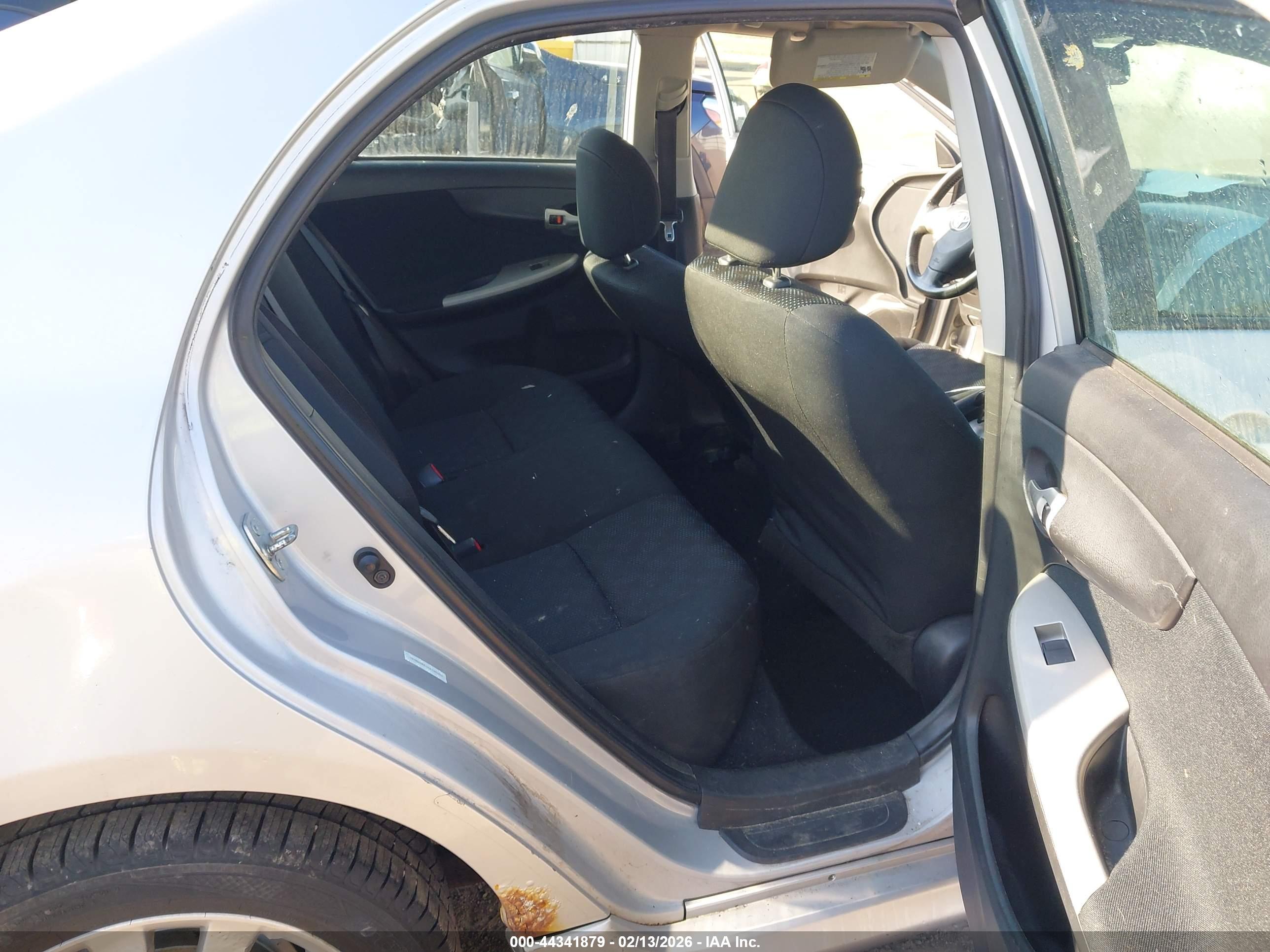 TOYOTA COROLLA image 8