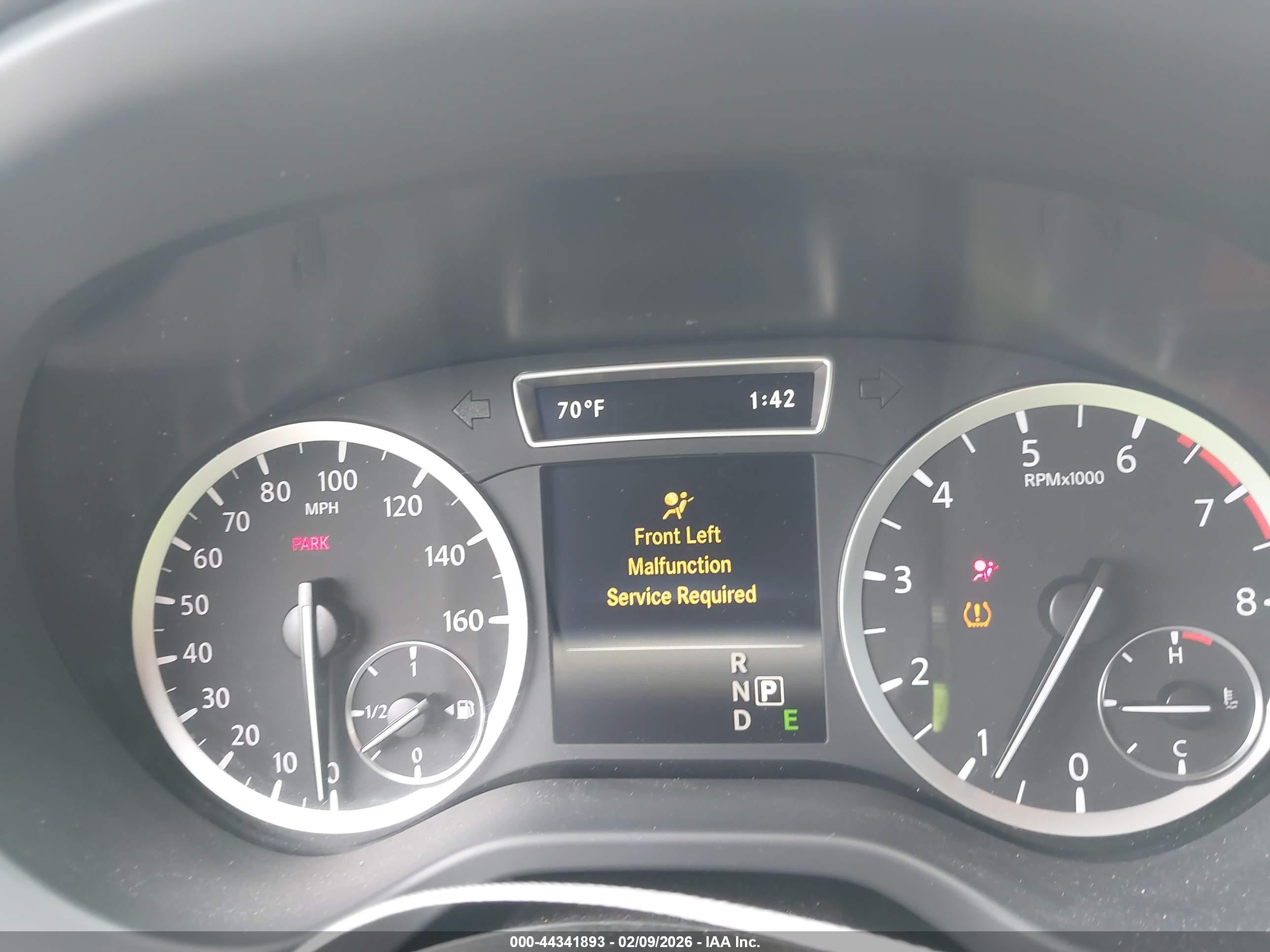 INFINITI QX30 image 7