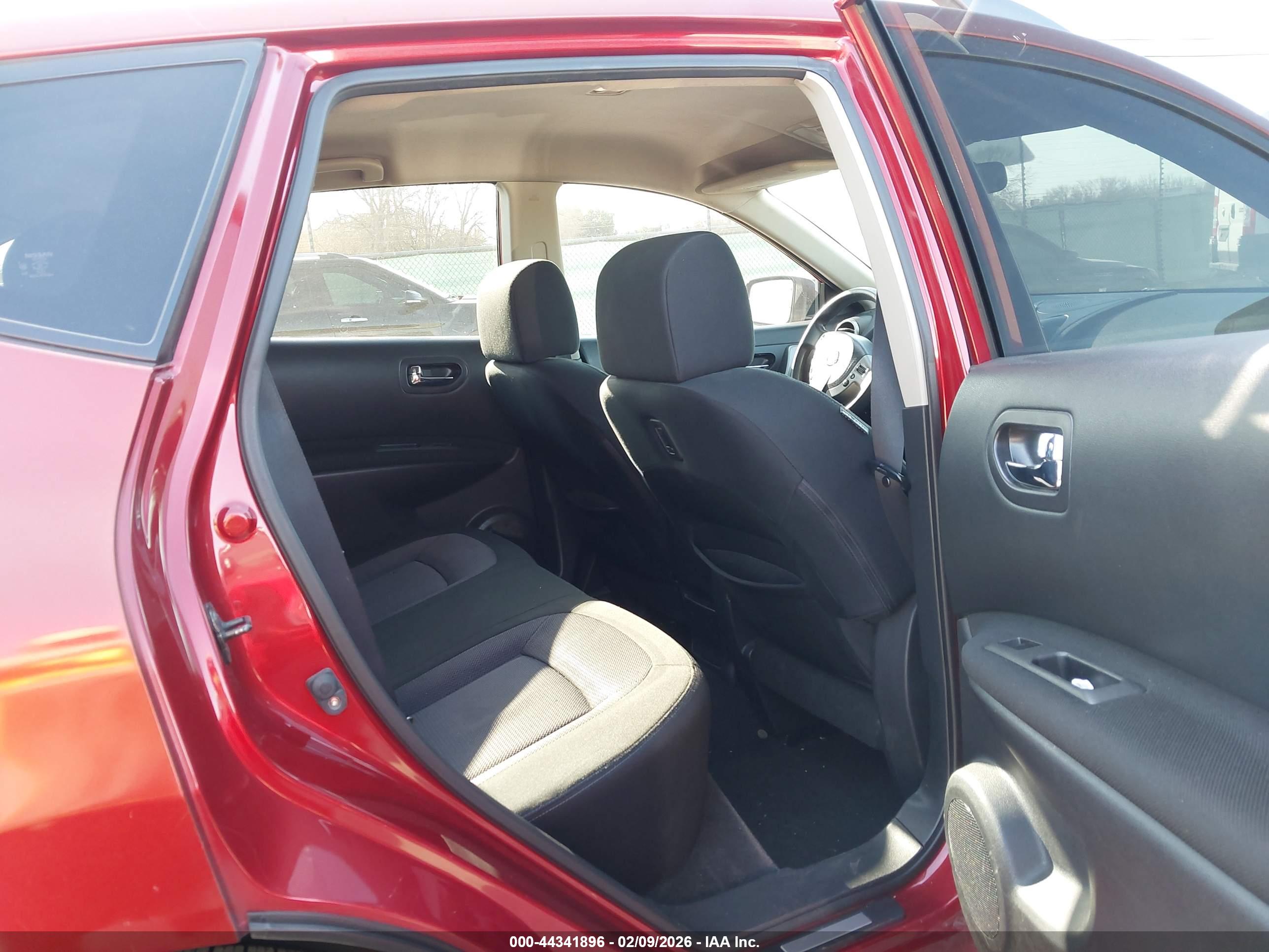 NISSAN ROGUE image 8